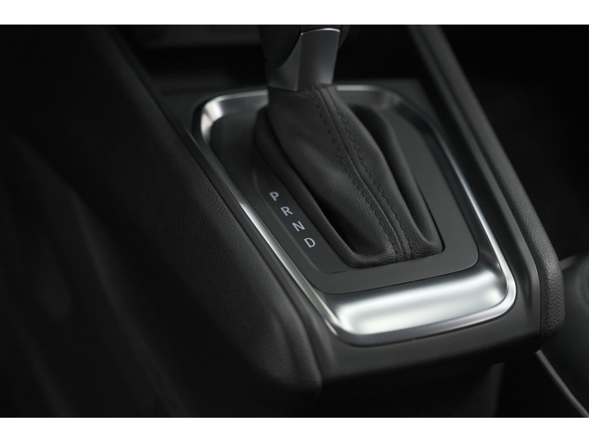 Renault Captur TCe 140 EDC Techno | Camera | 9.3 Inch Groot Scherm | Stoelverwarming | Apple Carplay