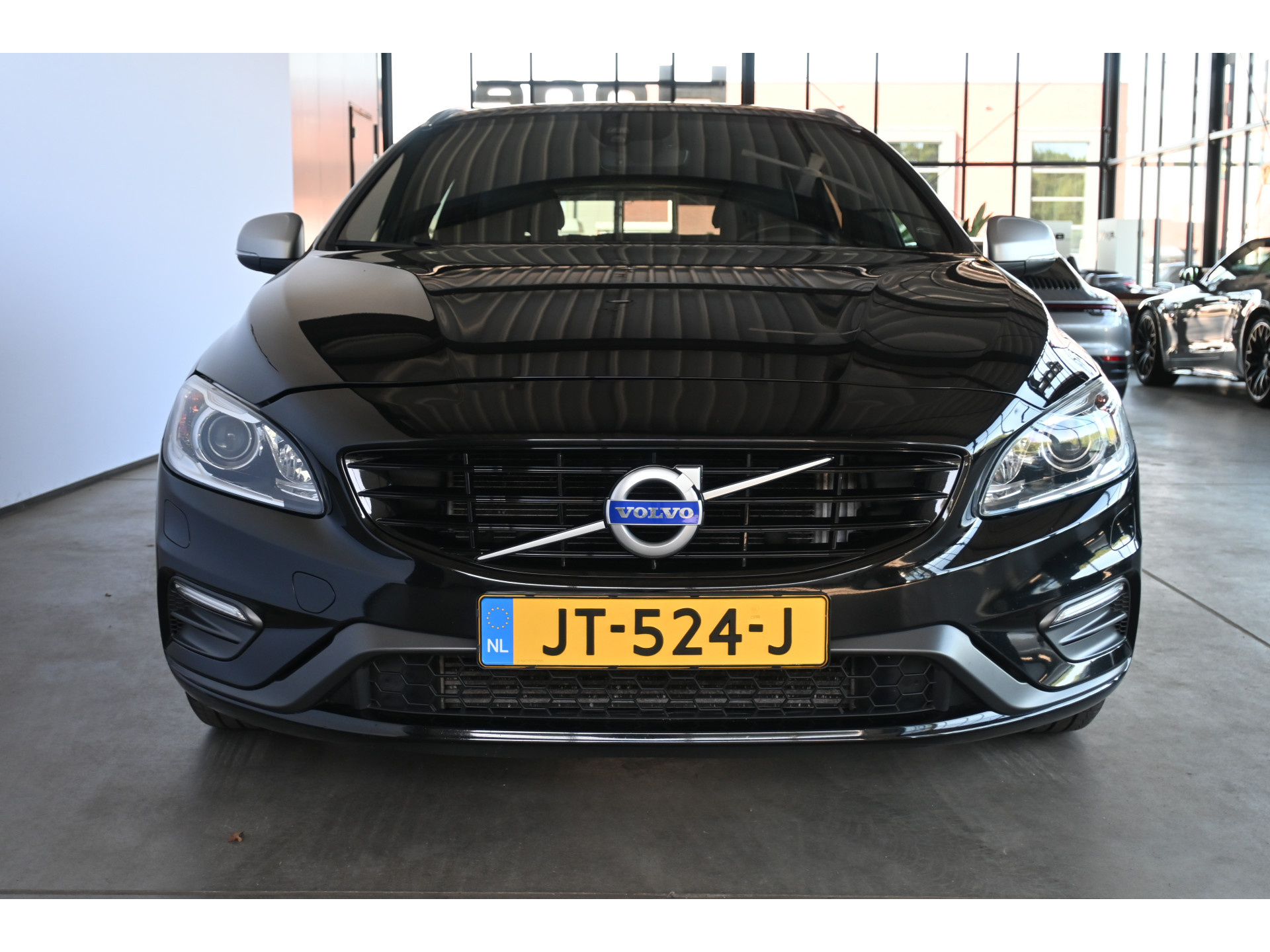 Volvo V60 2.0 D3 Nordic R-Design Automaat Clima Trekhaak Navigatie Cruise control Inruil Mogelijk!