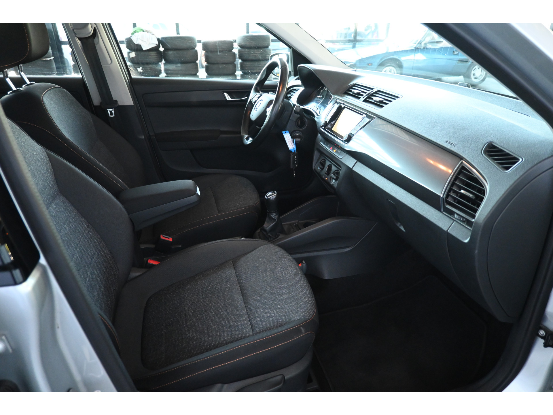 ŠKODA Fabia Combi 1.0 TSI Business Edition Airco Navigatie LED Cruise Control 1e Eigenaar Rijklaarprijs! Inruil Mogelijk!