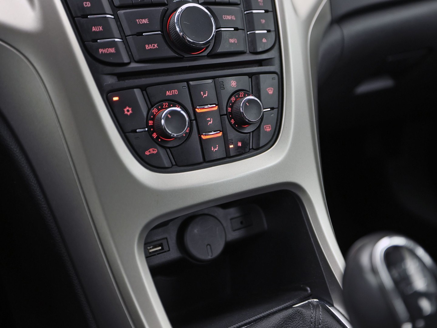 Opel Astra 1.6 Selection (CLIMATE, CRUISE CONTROL, SPORTSTOELEN, NIEUWE APK, NIEUWSTAAT)