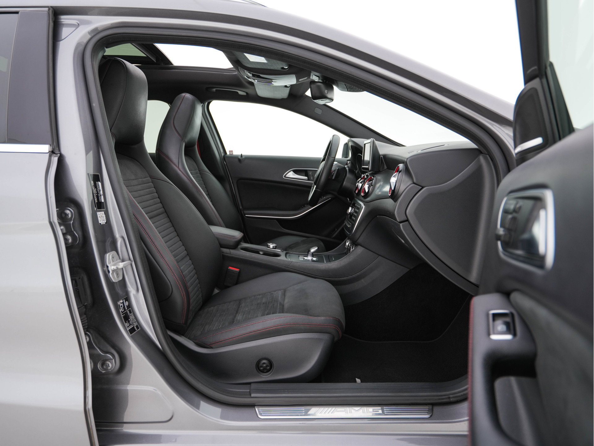 Mercedes-Benz GLA-klasse AMG 45 4MATIC *PANO | XENON | LEATHER-ALCANTARA | MEMORY-PACK | HARMAN/KARDON-AUDIO | KEYLESS |  CAMERA | SPORT-SEATS | HEATED-SEATS | NAVI-FULLMAP | SHIFT-PADDLES  | ECC | PDC | CRUISE | 20''ALU*