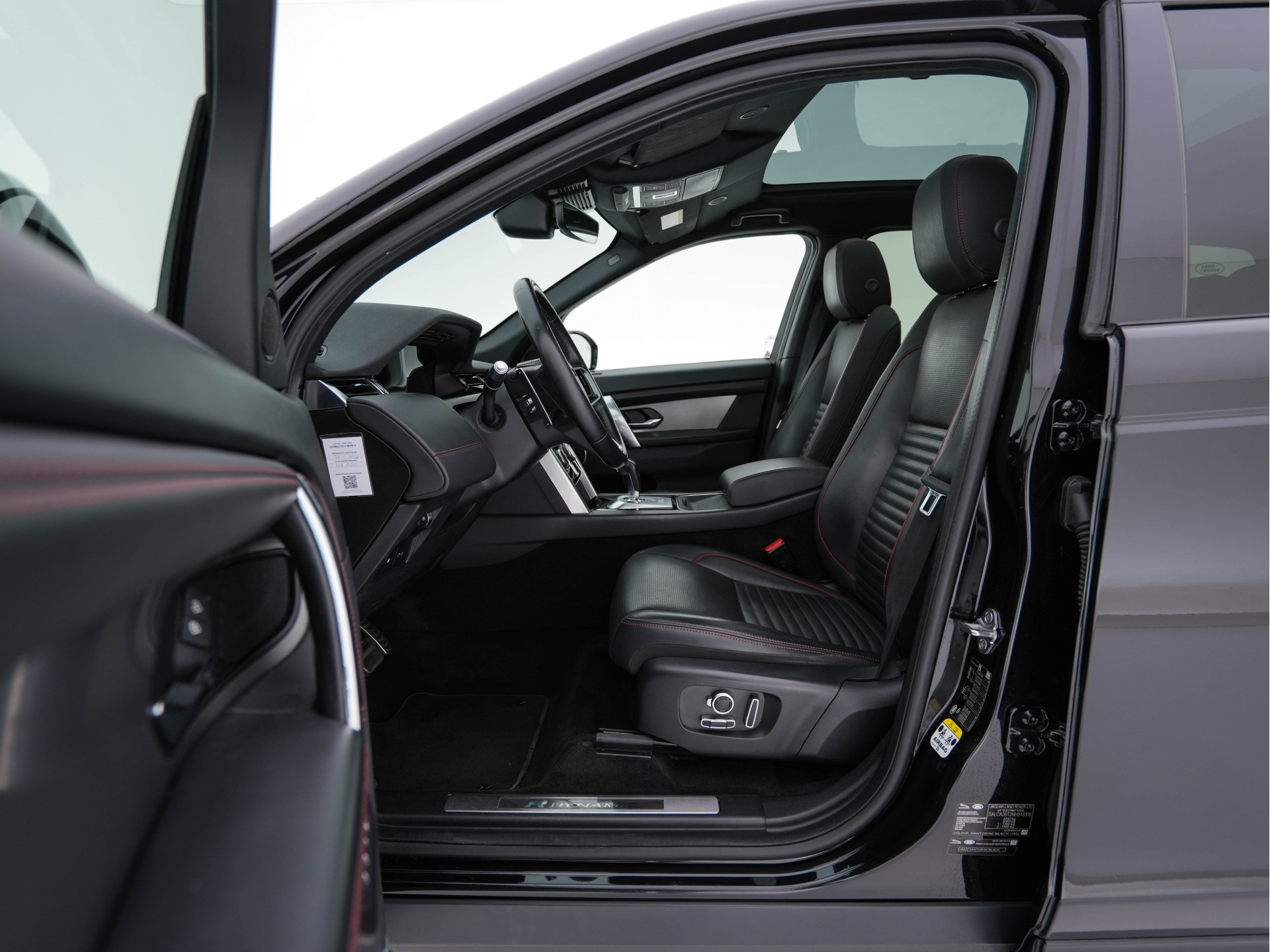 Land Rover Discovery Sport P300e 1.5 R-Dynamic Sportpack HSE AWD (INCL-BTW) *PANO | LEATHER | MERIDIAN-AUDIO | FULL-LED | MEMORY-PACK | DIGI-COCKPIT | NAVI-FULLMAP | CAMERA | KEYLESS | PRIVACY-GLASS | DAB | SHIFT-PADDLES | TOWBAR | LANE-ASSIST | 20'