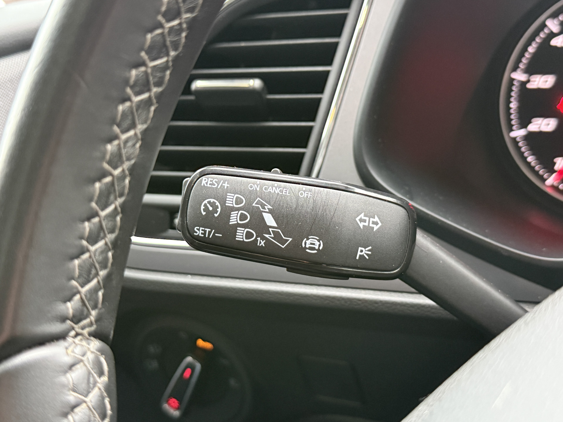 SEAT Leon ST 1.0 TSI Style Ultimate Edition | Camera | Draadloze lader | Apple Carplay