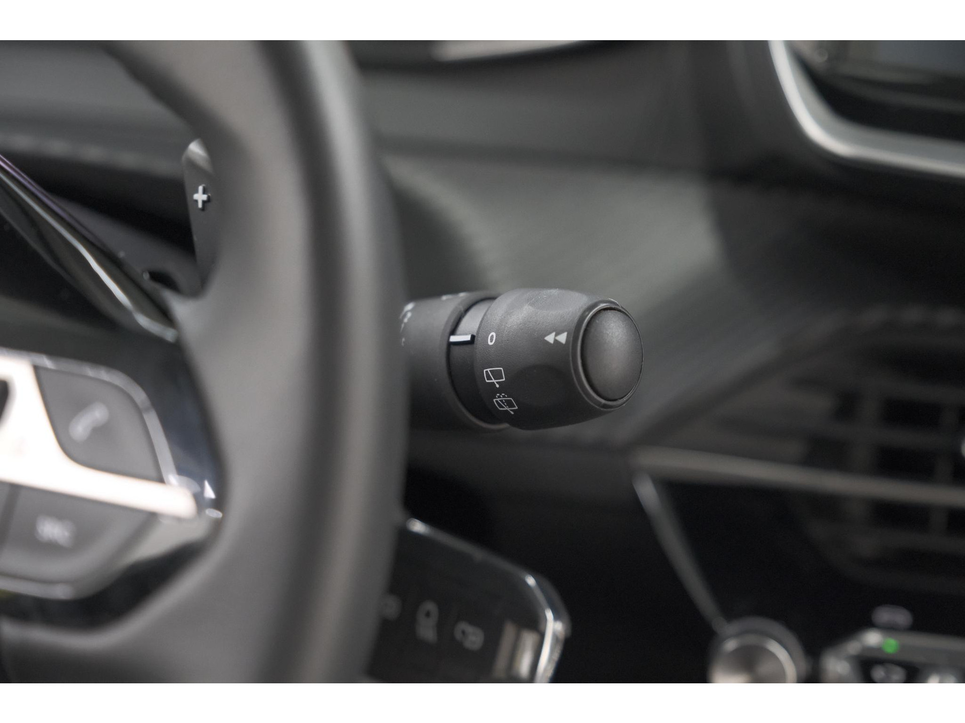Peugeot 208 1.2 Hybrid 110 e-DCS6 Style | Parkeersensoren | Apple Carplay | Cruise Control | Airco