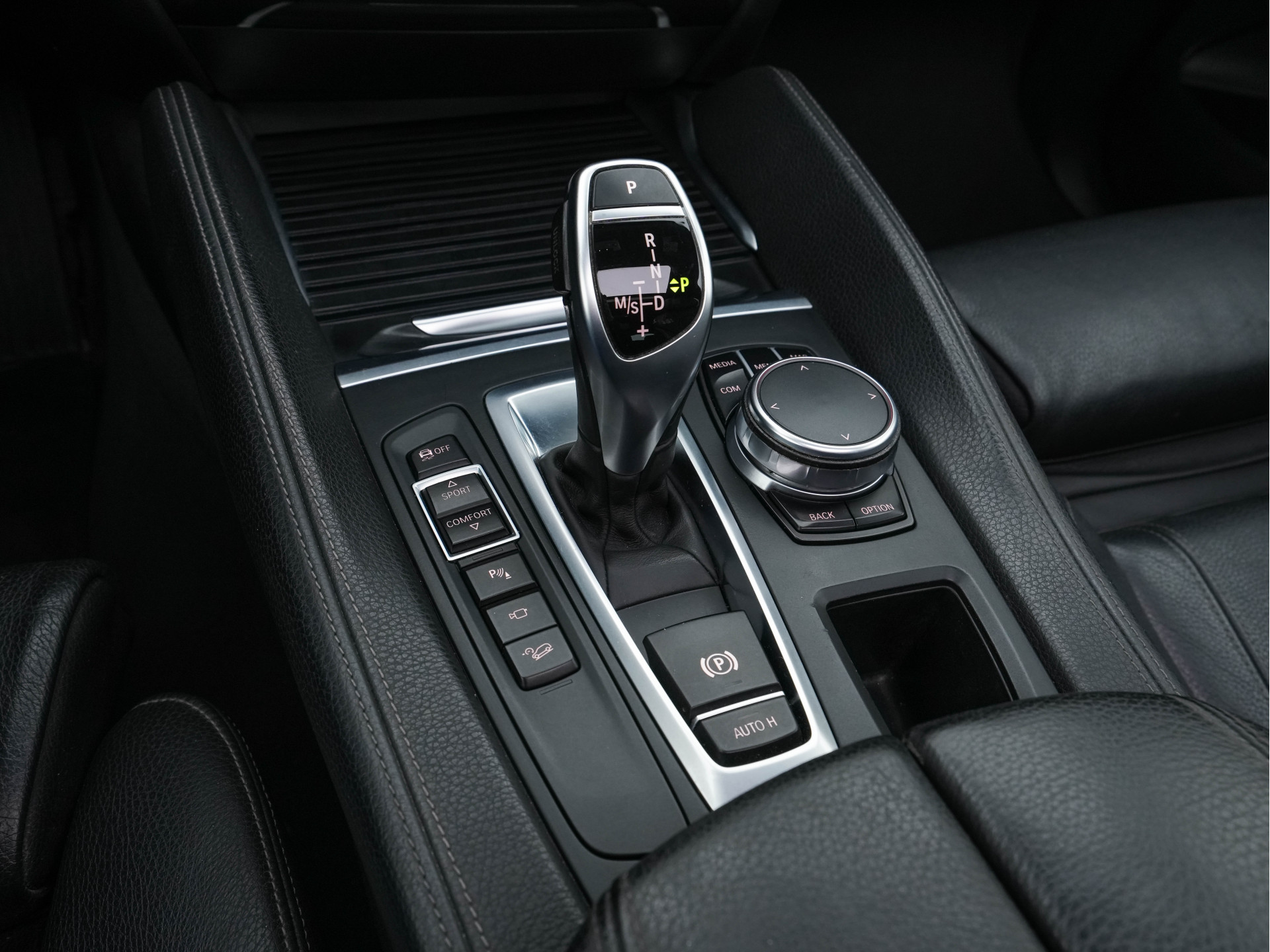 BMW X6 xDrive30d High Executive M-Sport-Pack Aut. *PANO |  FULL-LEATHER | BLIND-SPOT | FULL-LED | HARMAN/KARDON-AUDIO | ADAPTIVE-CRUISE | SHIFT-PADDLES | HEAD-UP | SURROUND-VIEW | MEMORY-PACK | NAVI-FULLMAP | KEYLESS | ECC | PDC | 20''A