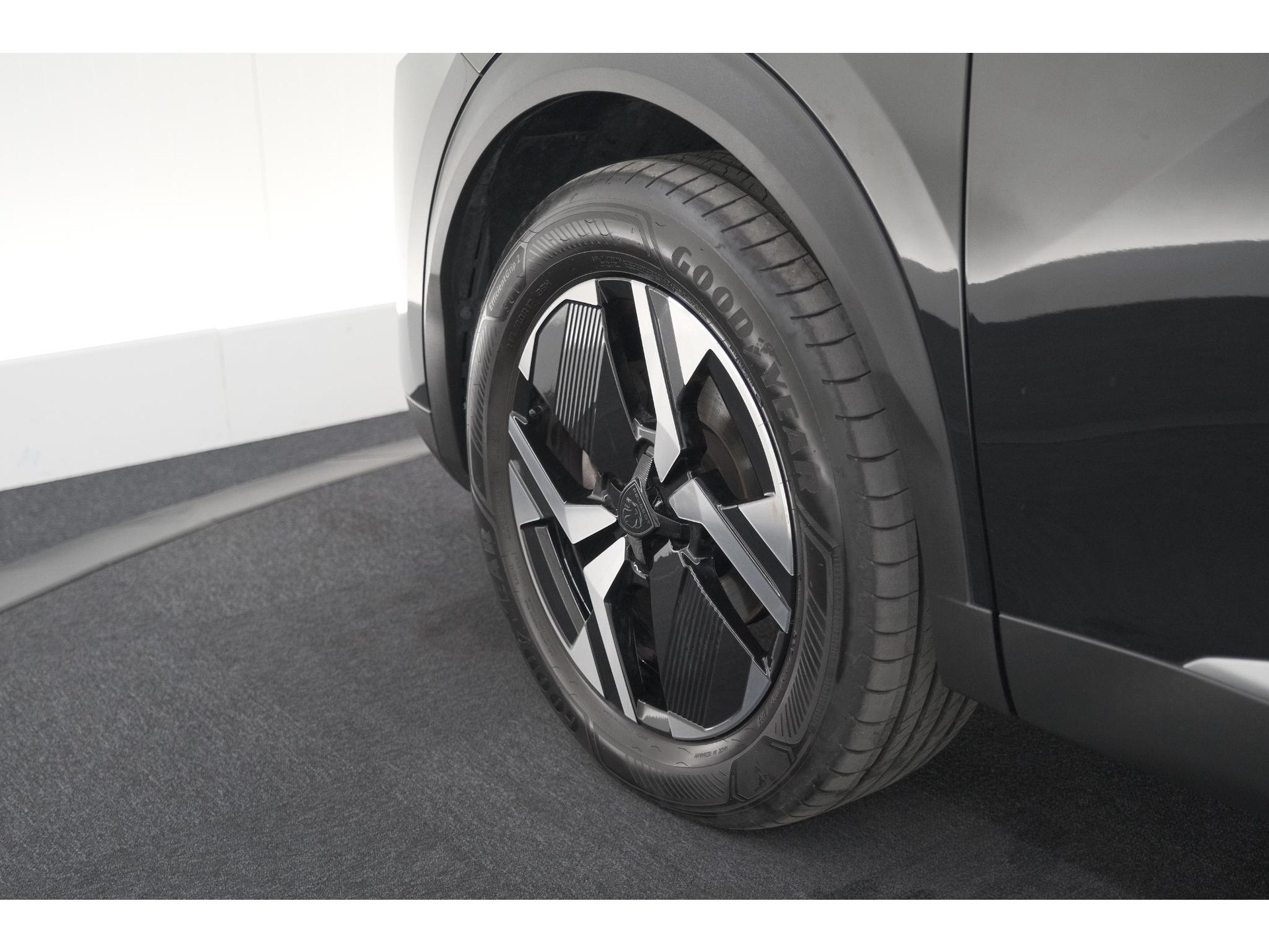 Peugeot 2008 PureTech 100 Allure | Apple Carplay | Parkeersensoren | Climate Control | Cruise Control