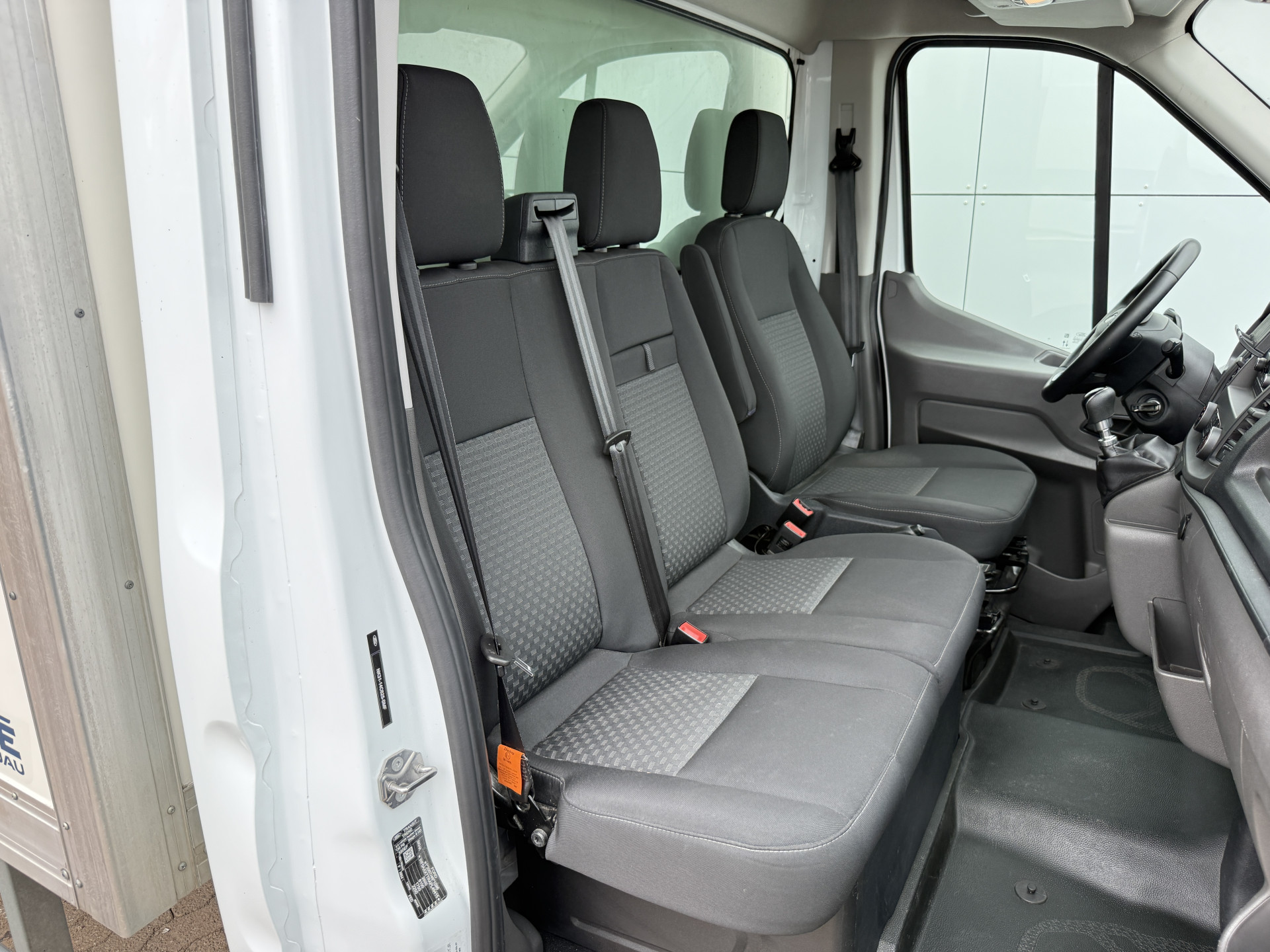 Ford Transit 2.0 TDCI 130PK Laadklep Airco Bakwagen Cruise Control Lane Assist Koffer Meubelbak