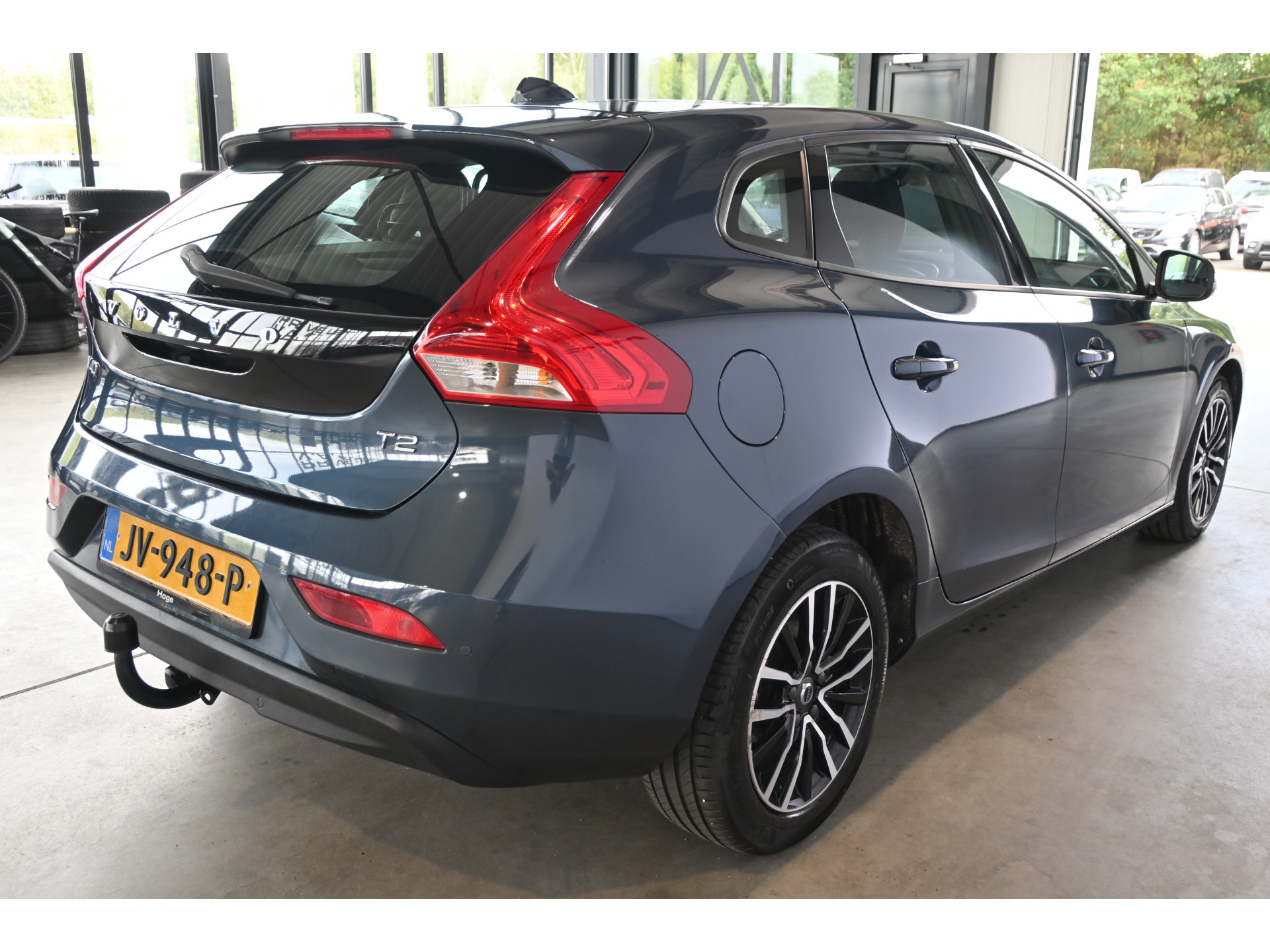 Volvo V40 2.0 T2 Momentum Nap Clima Cruise control Trekhaak Navigatie Stoelverwarming Goed onderhouden! Inruil Mogelijk!
