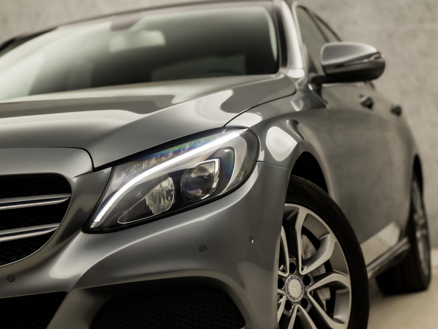 Mercedes-Benz C-Klasse 350 e AMG Sport 279Pk Automaat (NAVIGATIE, LUCHTVERING, ORG. NL, GETINT GLAS, ELEK SPORTSTOELEN, LEDER, CRUISE, KEYLESS START, TREKHAAK, NIEUWSTAAT)