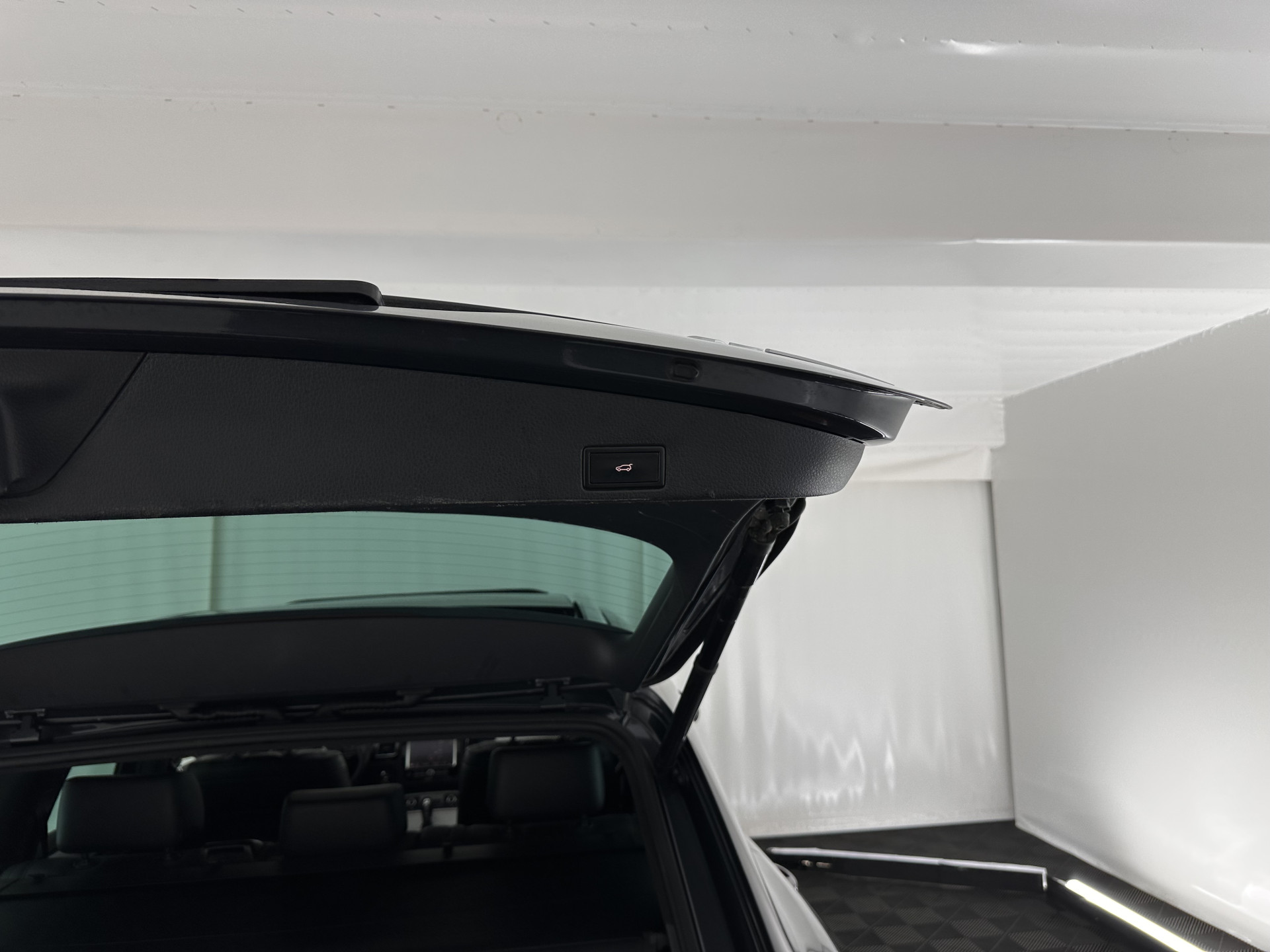 Volkswagen Touareg 3.0 TDI Highline Aut. *PANO | LEATHER | XENON | MEMORY-PACK | DYNAUDIO | NAVI-FULLMAP | AIRSUSPENSION | CAMERA | SHIFTPADDLES | ECC | PDC | CRUISE | TOWBAR | DAB | 18''ALU*