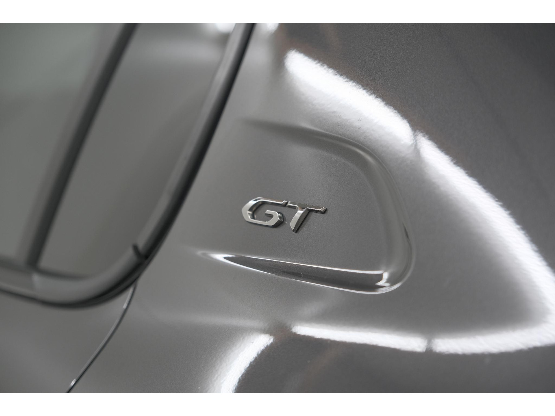 Peugeot 208 PureTech 100 EAT8 GT | Camera | Dodehoekdetectie | Navigatie | Apple Carplay