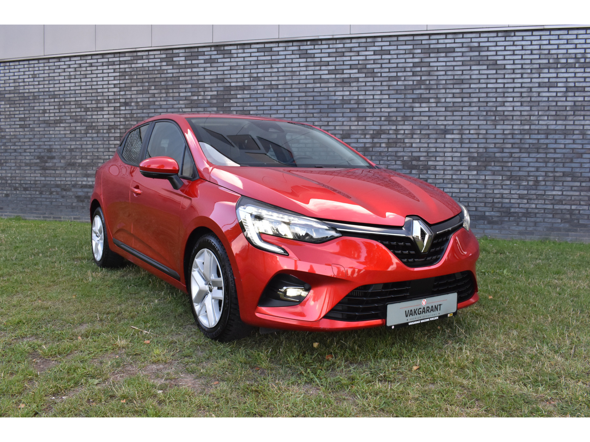 Renault Clio 1.0 TCe Bi-Fuel Zen G3 Gas dus super voordelig rijden 215,- per 3 maanden wegenbelasting Prijs incl. btw Gas kost 0,83 cent per liter
