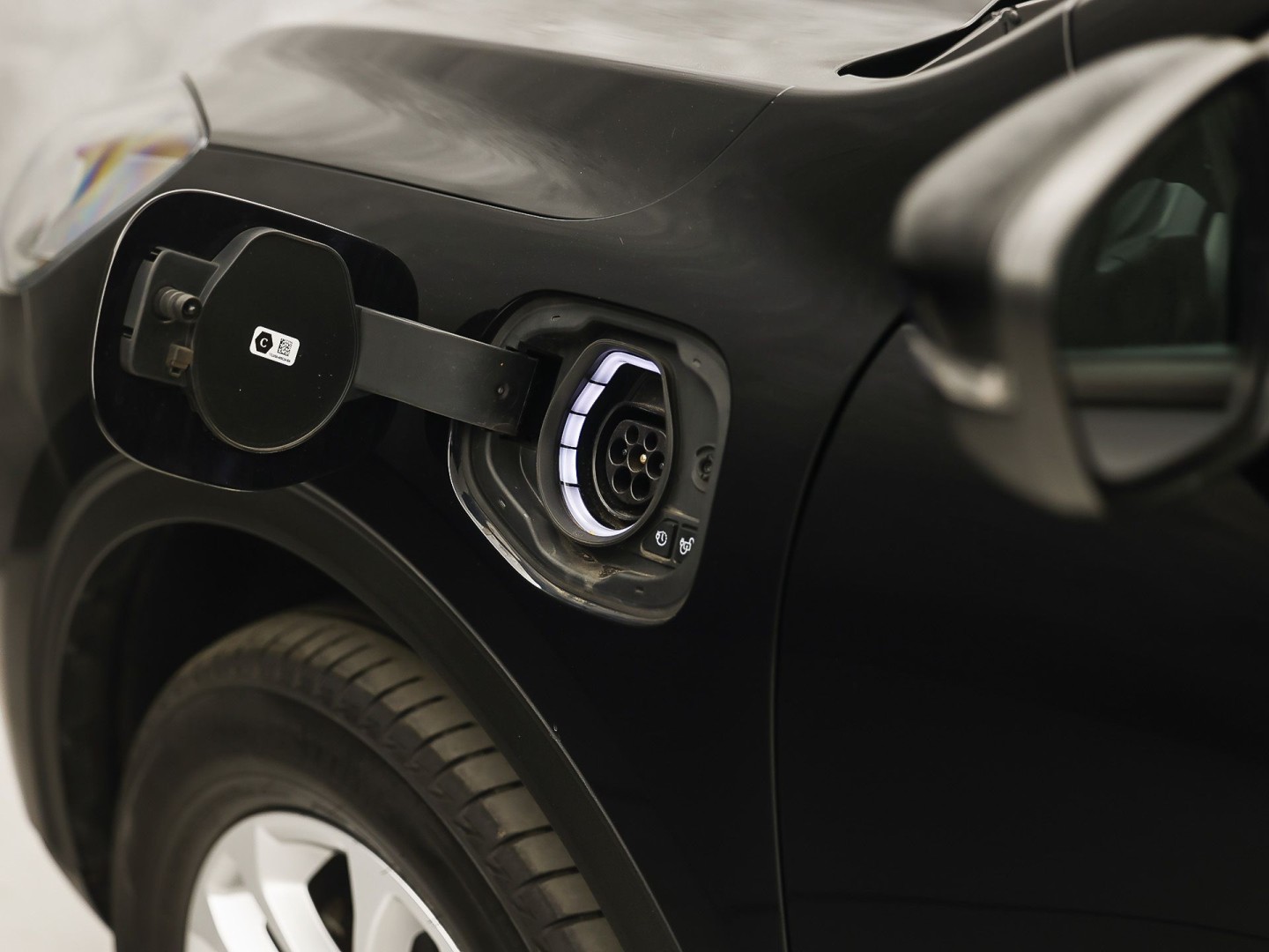 Ford Kuga 2.5 PHEV Titanium Sport 225Pk Automaat (VIRTUAL COCKPIT, SOH 93%, APPLE CARPLAY, GROOT NAVI, CAMERA, SPORTSTOELEN, CRUISE, TREKHAAK, NIEUWSTAAT)