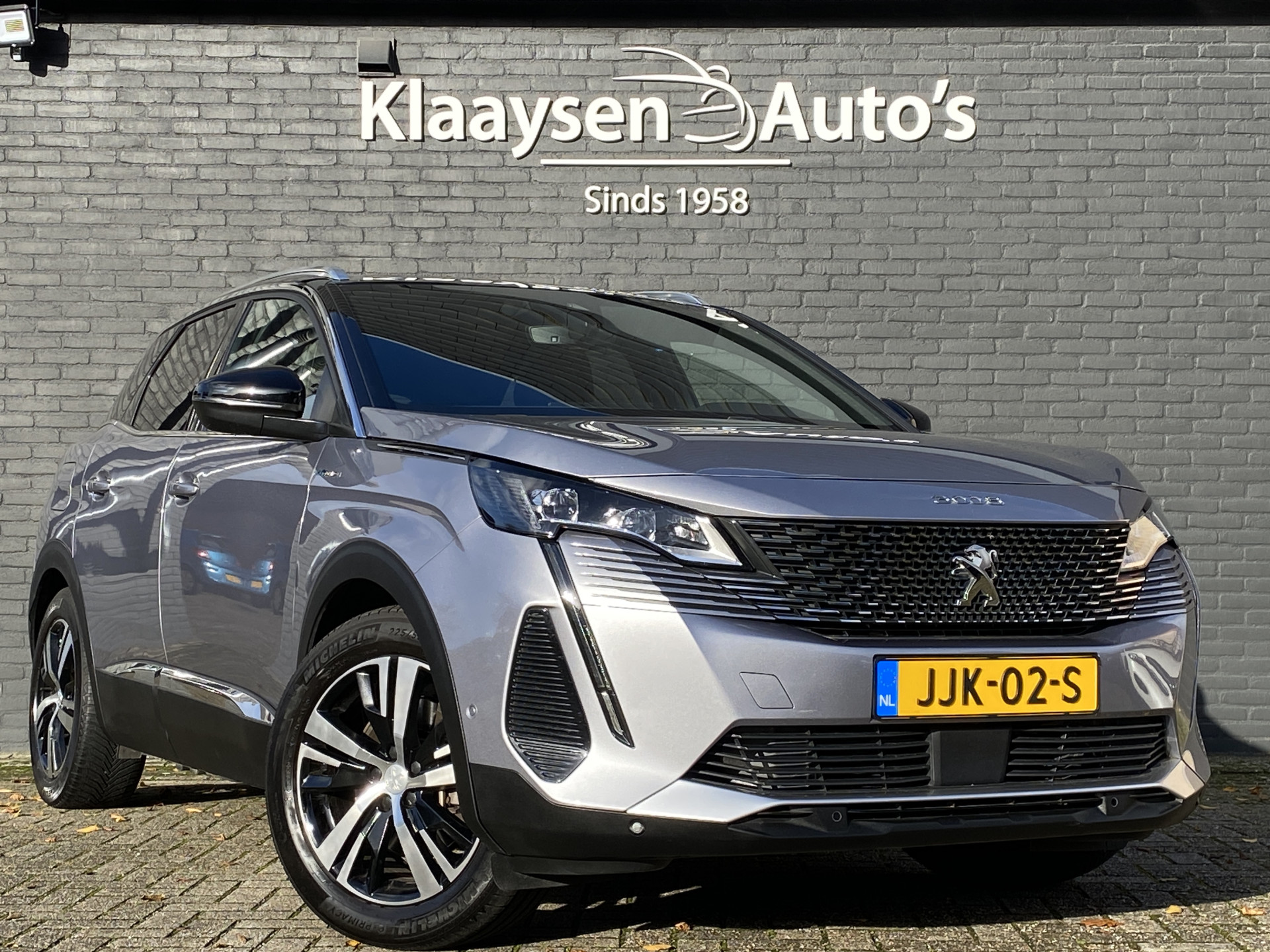 Peugeot 3008 1.6 Plug-in Hybrid 4WD 300 pk GT AUT. | 1e eigenaar | carplay | panoramadak | navigatie | 3D cockpit | 2 laadkabels | BTW