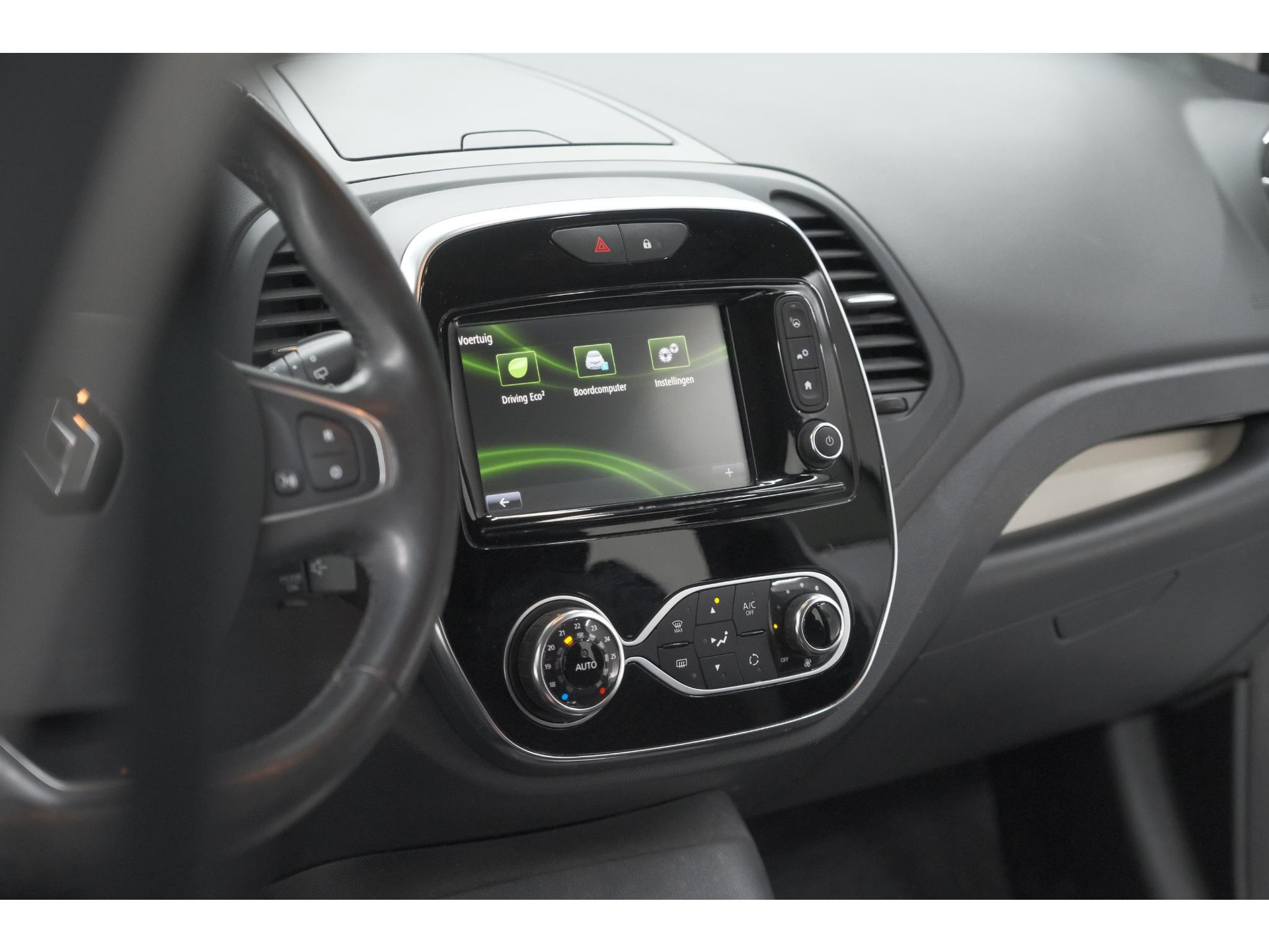 Renault Captur TCe 90 Intens | Camera | Dodehoekdetectie | Navigatie | Parkeersensoren