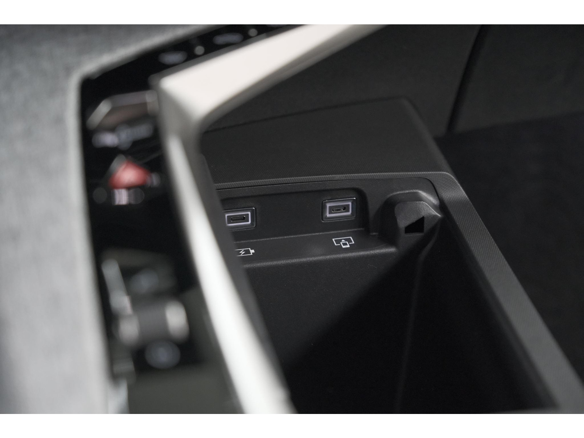 Peugeot 3008 1.2 Hybrid 136 GT | Pack Winter | Camera | Adaptieve Cruise Control | Elektrische Kofferklep