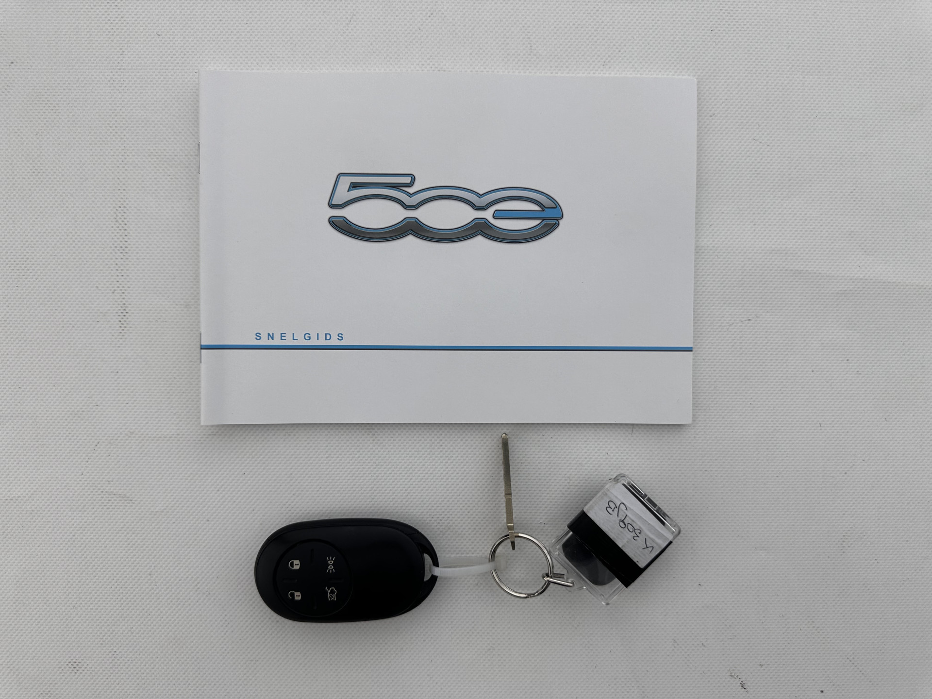 Fiat 500 Icon 24 kWh [ 3-Fase ] (⚠️) (INCL-BTW) Aut. *FULL-LED | DIGI-COCKPIT | CCS-FASTLOADER | KEYLESS | CAMERA | NAVI-FULLMAP | DAB+ | ECC | PDC | CRUISE | LANE-ASSIST | CARPLAY |  COMFORT-SEATS | 16'ALU*