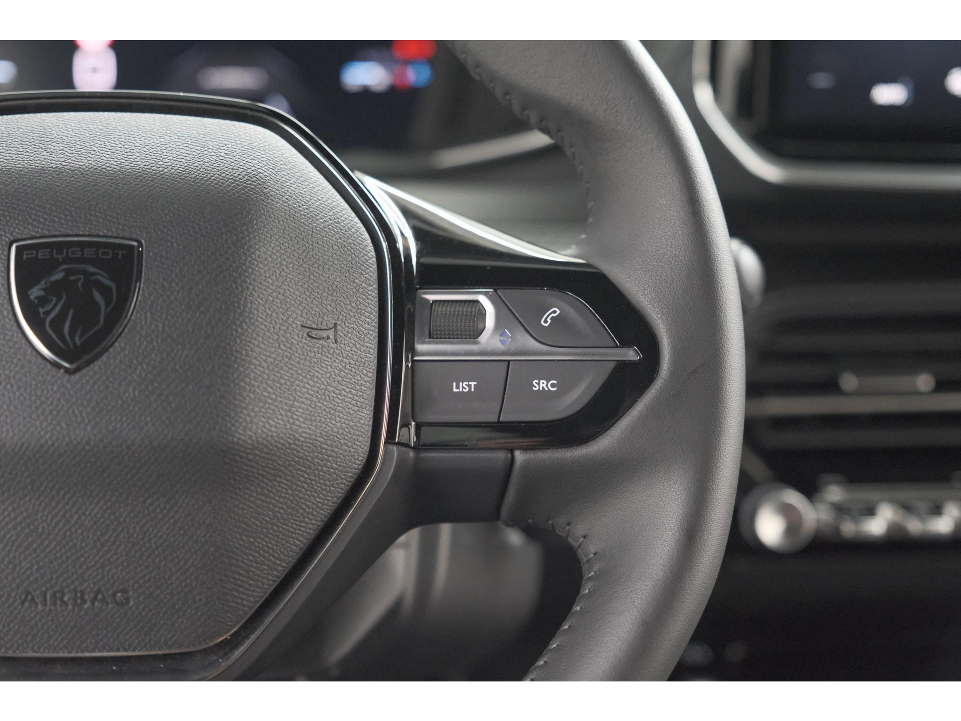 Peugeot 2008 PureTech 100 Allure | Apple Carplay | Parkeersensoren | Climate control
