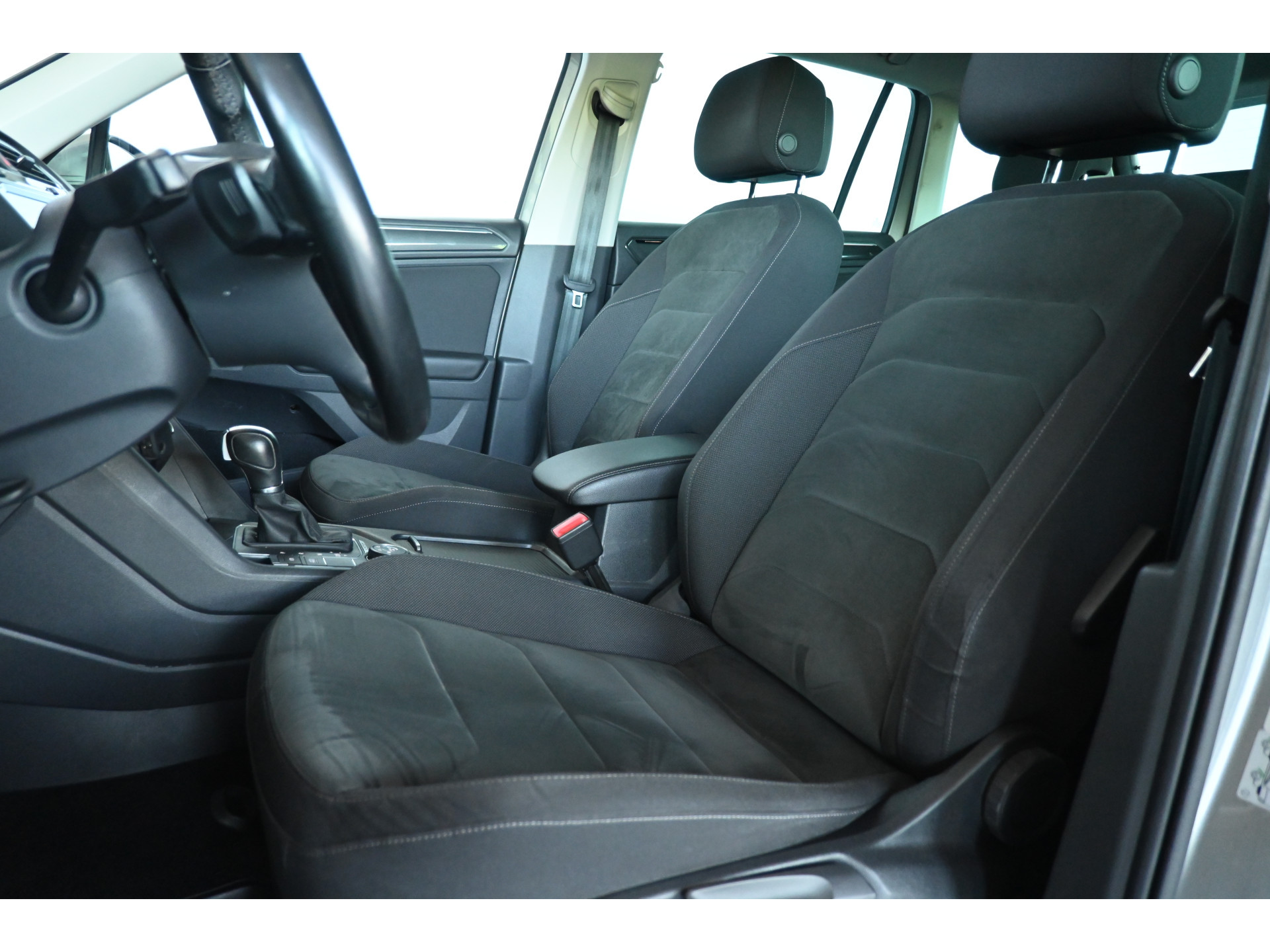 Volkswagen Tiguan 1.4 TSI Automaat 4Motion Highline  Clima Virtual Cockpit Navigatie CarPlay Cruise control Inruil Mogelijk!