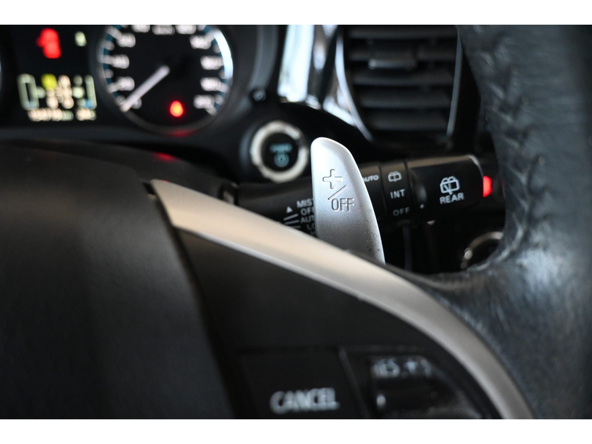 Mitsubishi Outlander 2.0 PHEV Automaat Limited Edition X-Line Navigatie Leder Trekhaak Schuifdak Rijklaarprijs! Inruil Mogelijk!