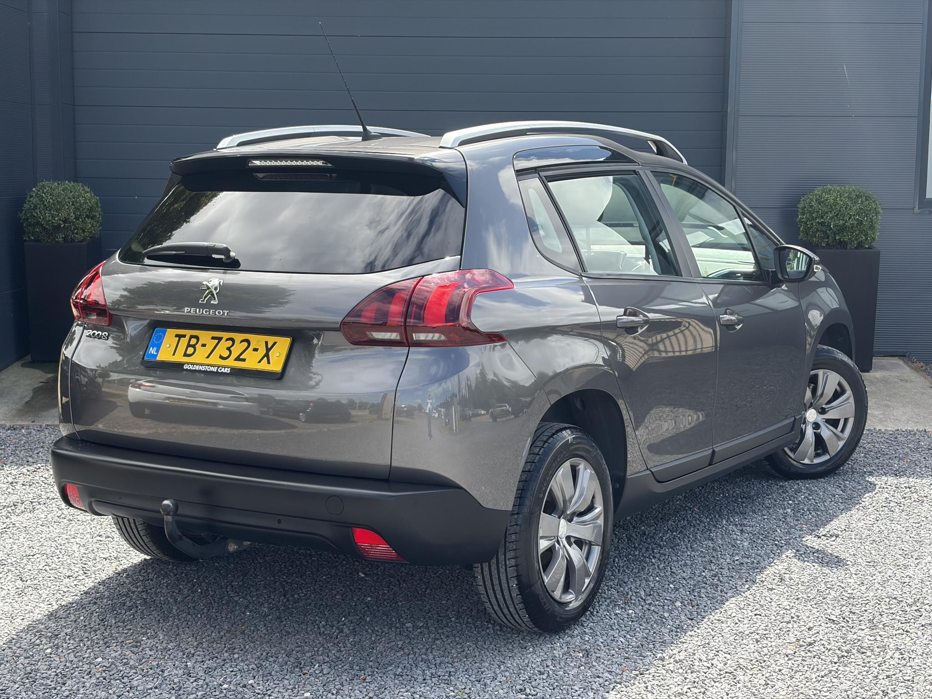 Peugeot 2008 1.2 PureTech Blue Lion D-riem vv in 2024 l Pano l Navi l 110pk l Trekhaak l Carplay l Airco l Cruise l Pdc l Recent beurt gehad l N.A.P l Apk tot 01-2027