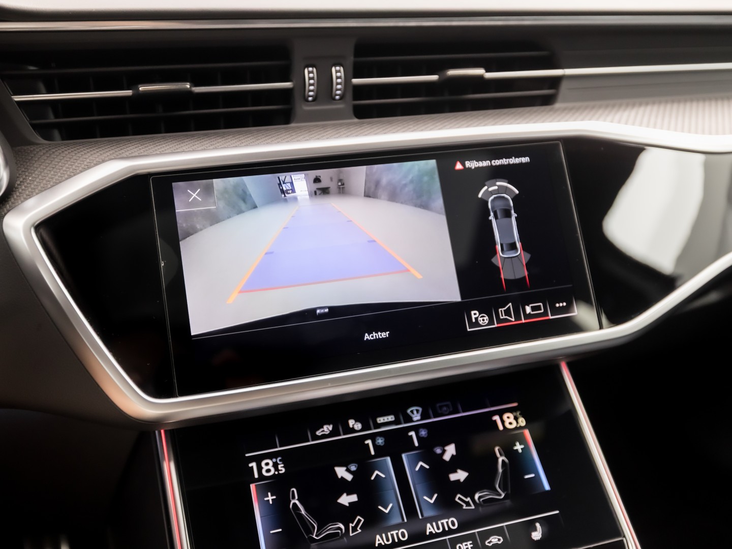 Audi A6 55 TFSI e Quattro S-Line Competition 367Pk Automaat (PANORAMADAK, CARBON PACK, BANG&OLUFSEN, APPLE CARPLAY, CAMERA, MEMORY SEATS, GETINT GLAS, HEAD-UP DISPLAY, ADAPTIVE CRUISE, SFEERVERLICHTING, NIEUWSTAAT)