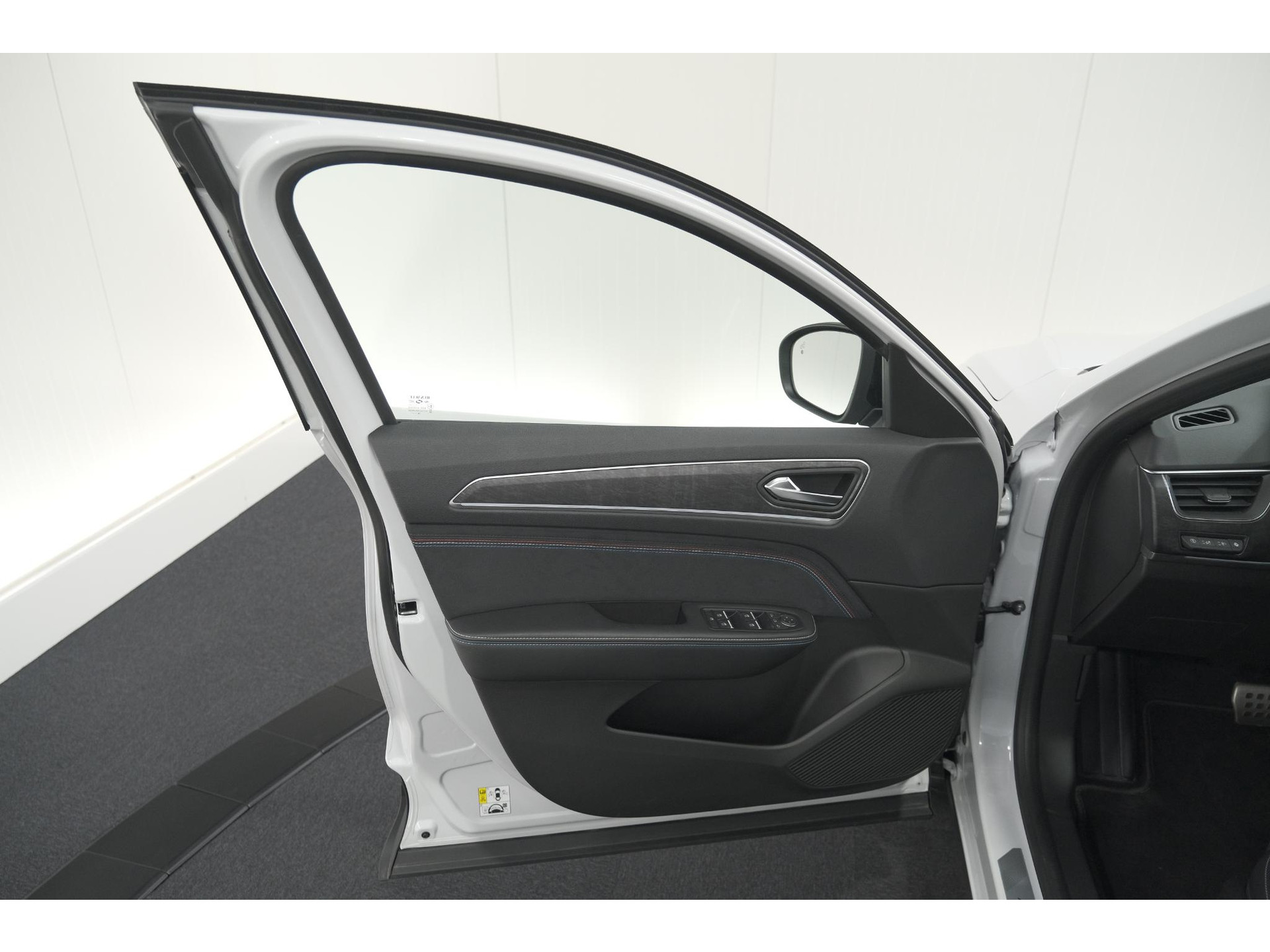 Renault Arkana 1.6 E-Tech hybrid 145 Esprit Alpine | 360 Camera | Adaptieve Cruise Control | Pack Winter | Dodehoekdetectie