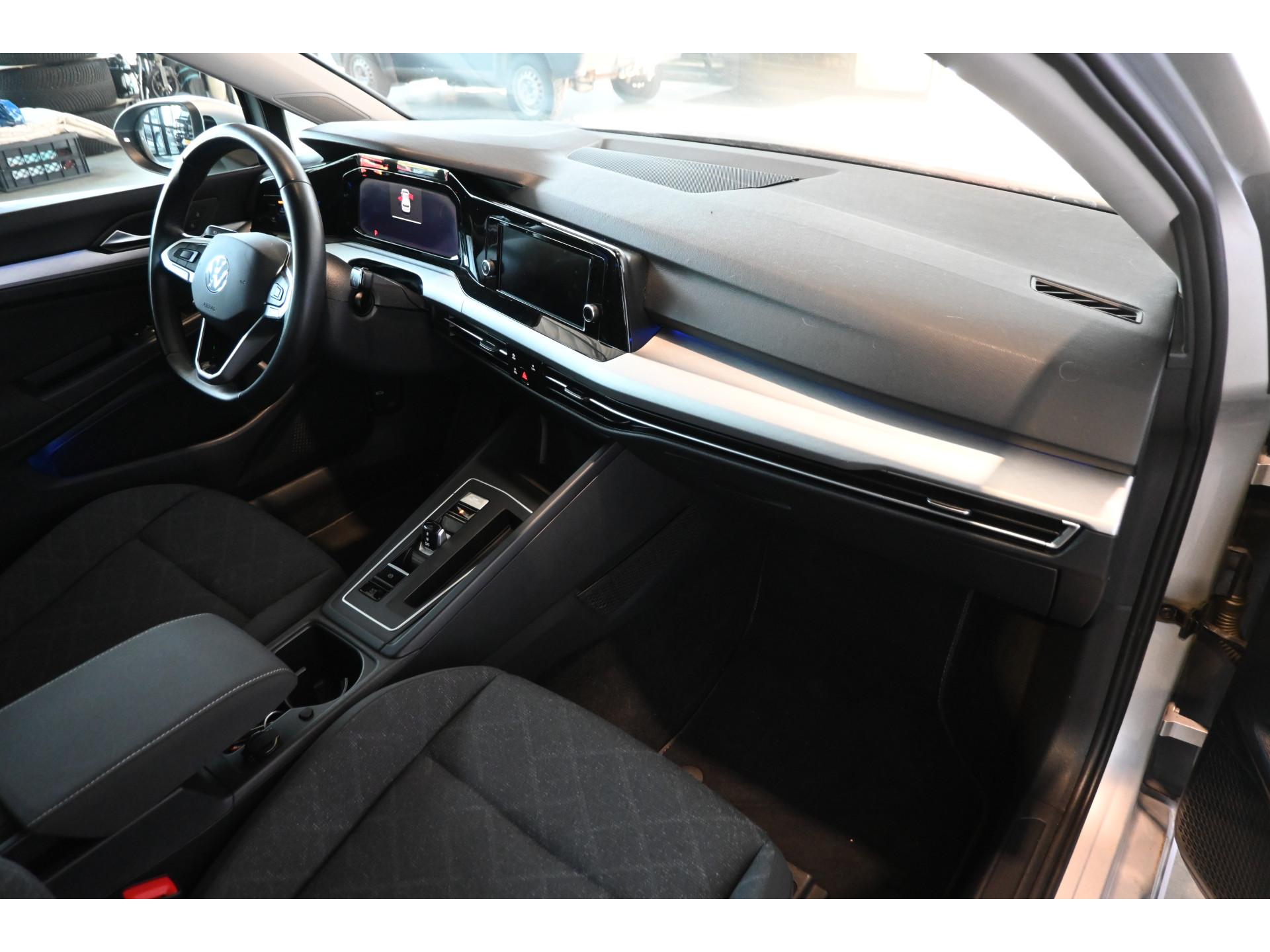 Volkswagen Golf 1.5 eTSI R-Line Automaat Clima Carplay Cruise Control Rijklaarprijs Inruil Mogelijk!