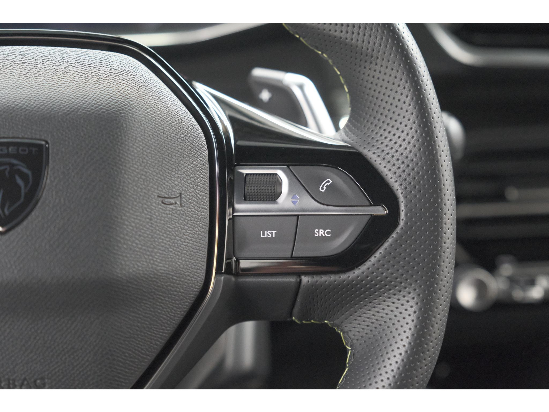 Peugeot 2008 Hybrid 145 e-DCS6 GT | Camera | Apple Carplay | Parkeersensoren