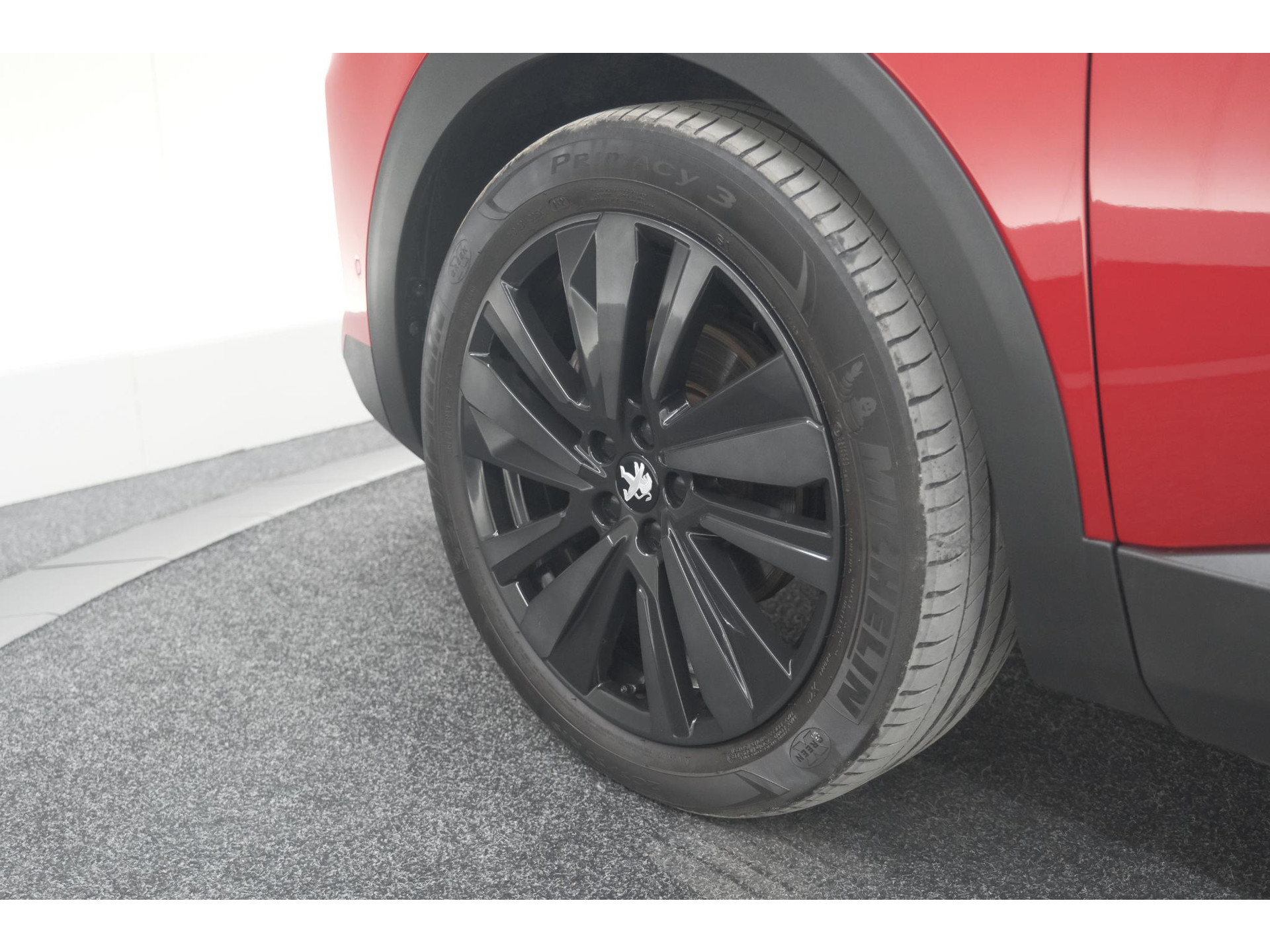Peugeot 5008 PureTech 130 EAT8 GT Black Pack | Elektrische Kofferklep | Camera | Adaptieve Cruise Control | Dodehoekdetectie