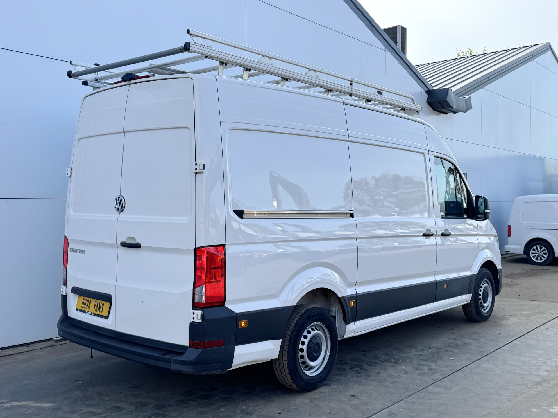 Volkswagen Crafter 2.0 TDI 140 PK Imperiaal Glasresteel Glastransporter L3H3 Camera Carplay Airco Cruise control Glaszetter