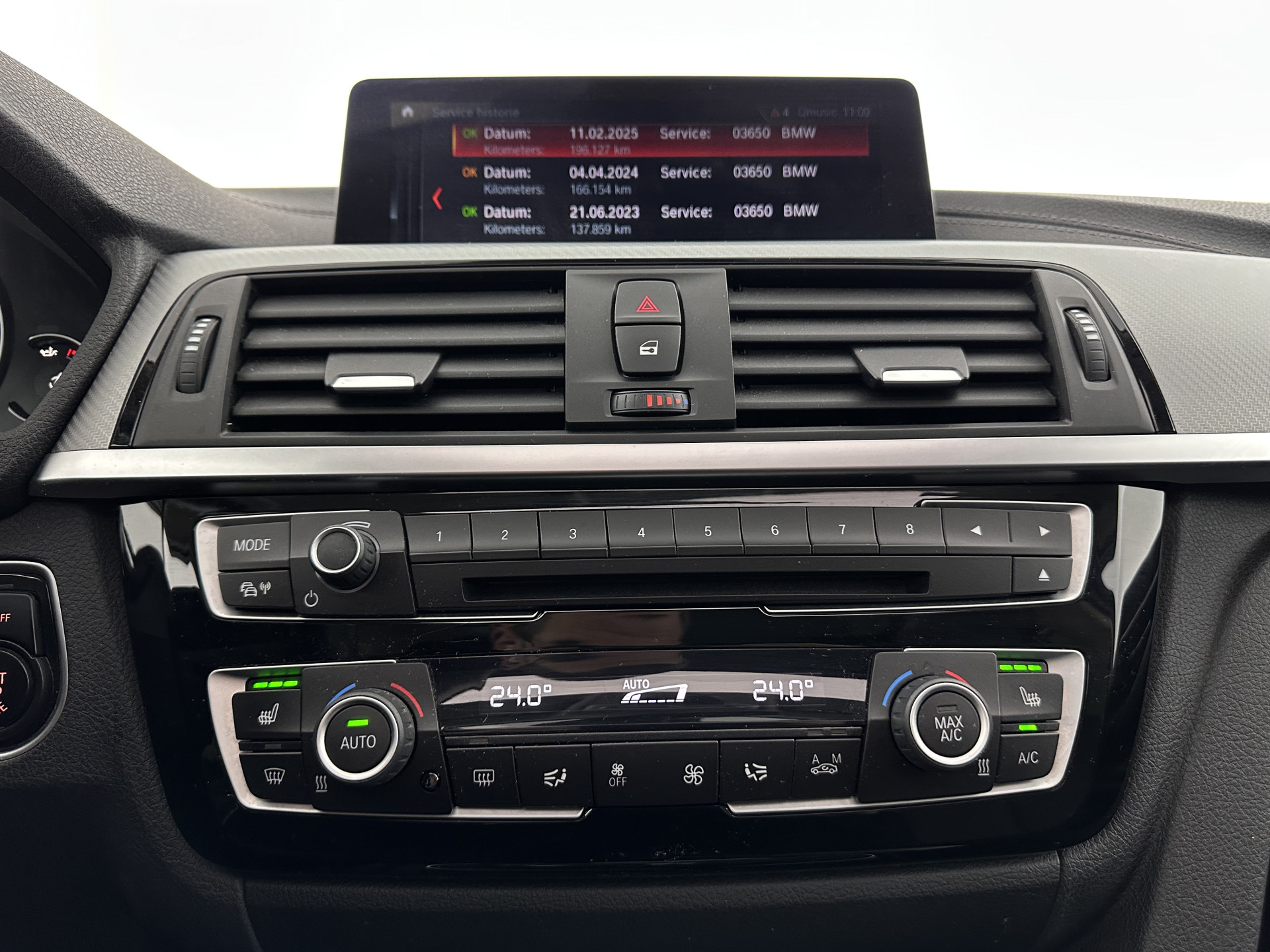 BMW 3-serie Touring 320d EDE Executive Aut. *PANO | LEATHER | FULL-LED | DIGI-COCKPIT | HEATED-SPORTSEATS | NAVI-FULLMAP | PRIVACY-GLASS | ECC | KEYLESS | LANE-ASSIST | PDC | CRUISE | TOWBAR | 18''ALU*