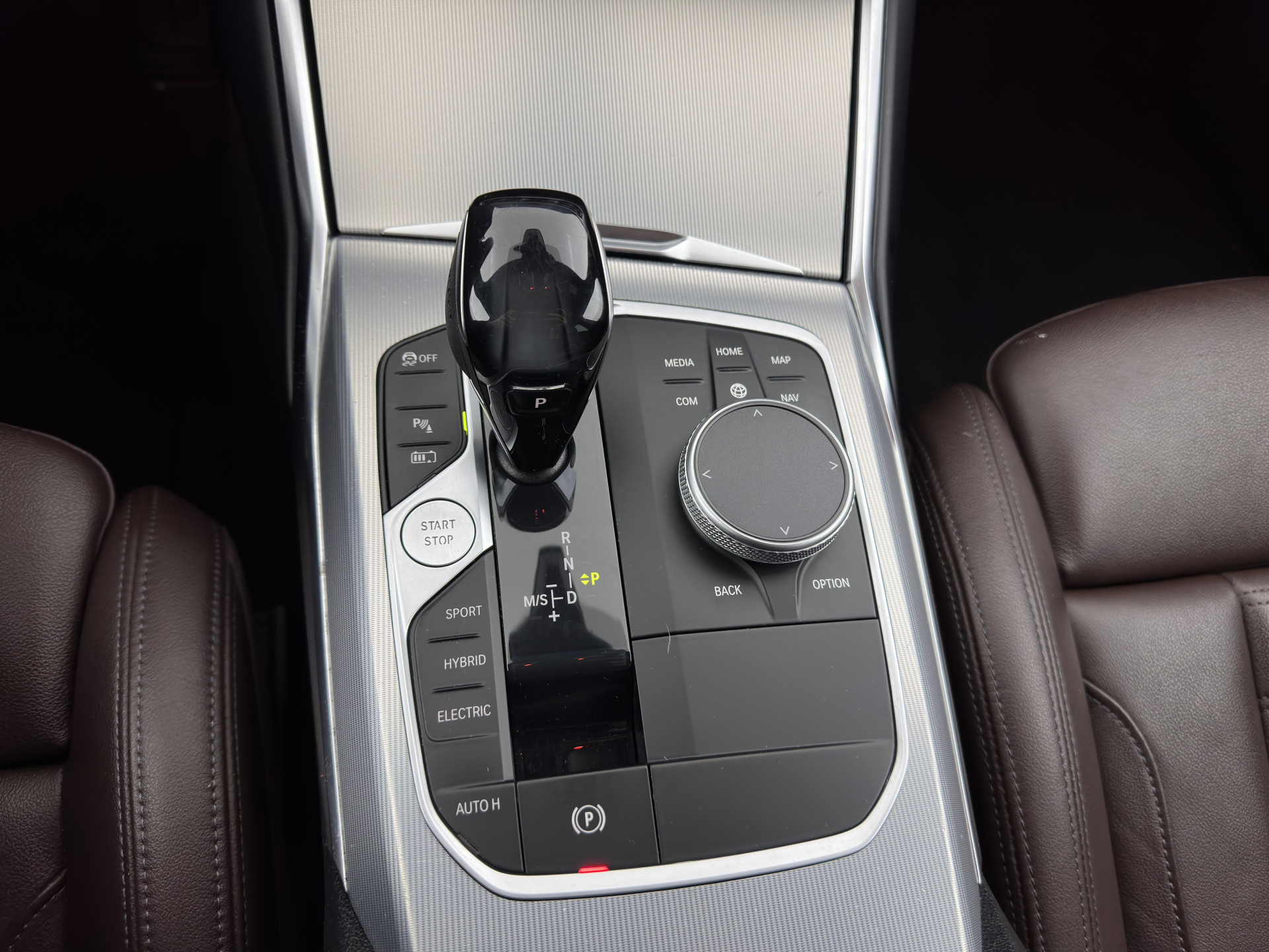 BMW 3-serie Touring 320e M-Sportpack Business Edition Plus (Plug-In) (INCL-BTW) *PANO | LASER-LED | LEATHER | HEATED-SPORTSEATS | HARMAN/KARDON | VIRTUAL-COCKPIT | AMBIENT-LIGHT | NAVI-FULLMAP | DAB+ | 18''ALU*