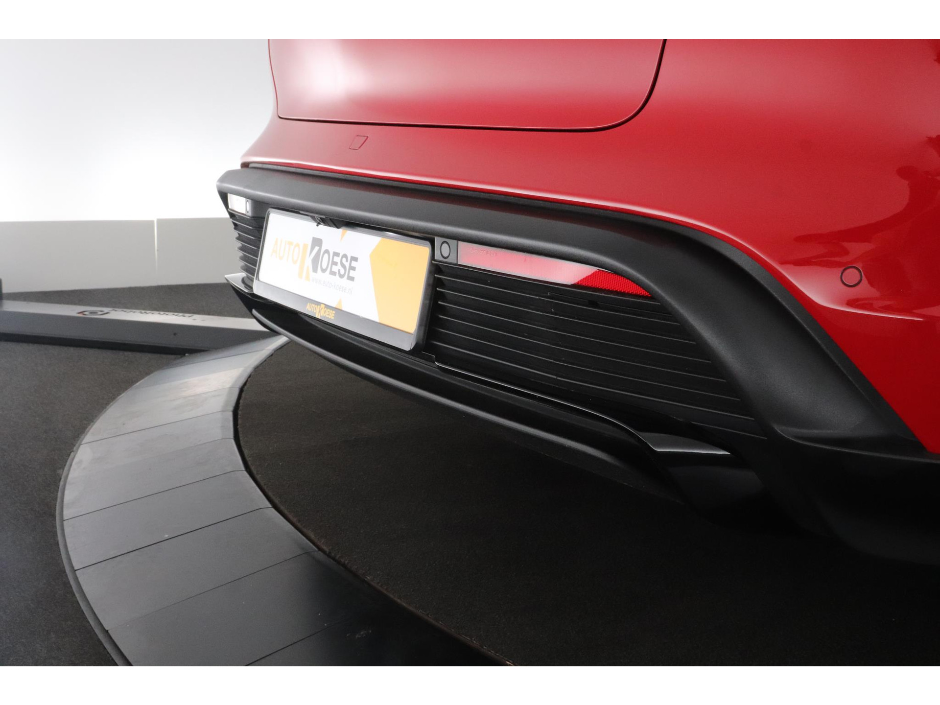 Porsche Taycan Sport Turismo GTS | 93 kWh Accu Plus | Surround View | InnoDrive | Sport Chrono Pakket | Panoramadak