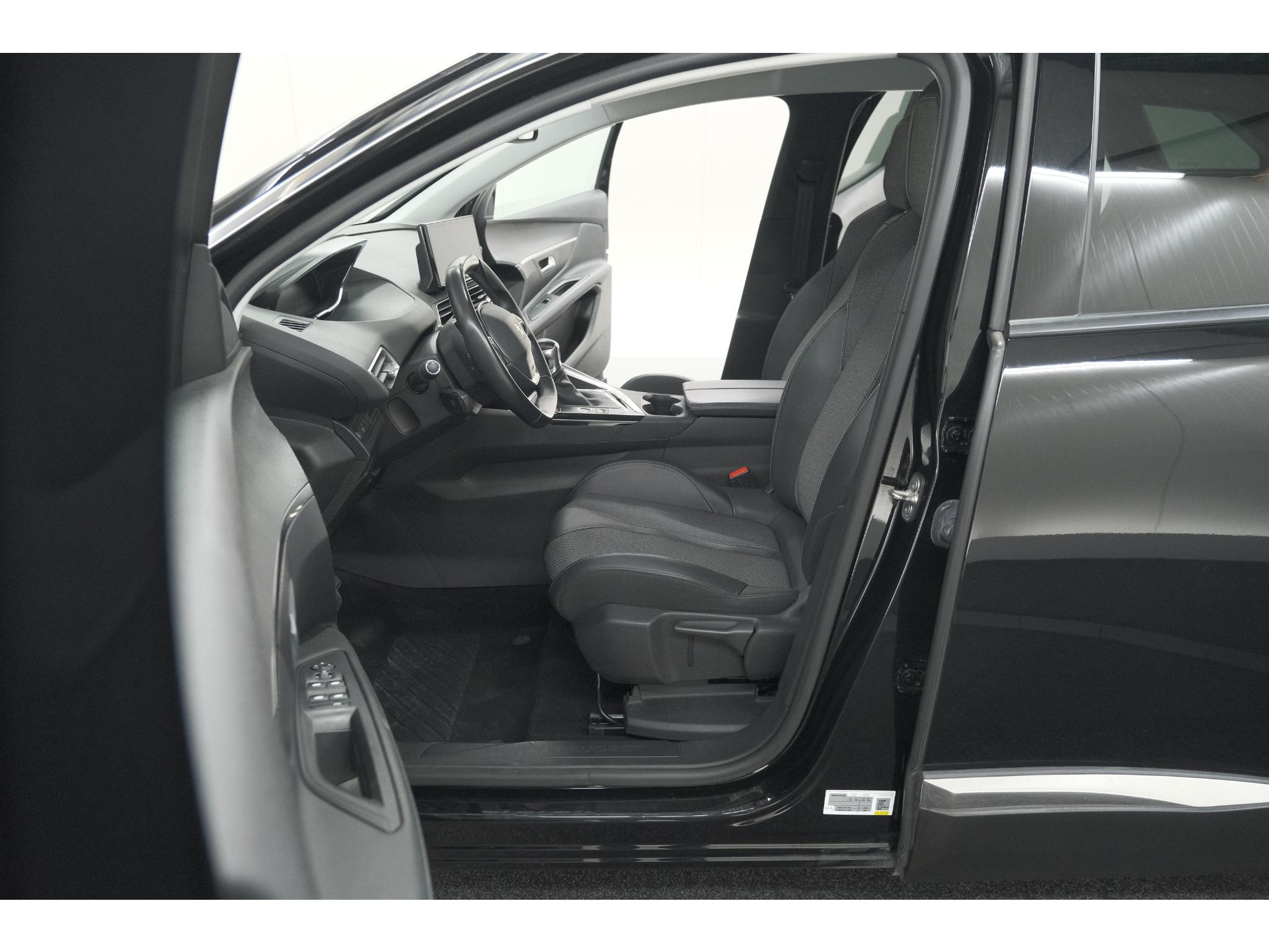 Peugeot 3008 PureTech 130 Allure | Trekhaak | Camera | Dodehoekdetectie | Navigatie