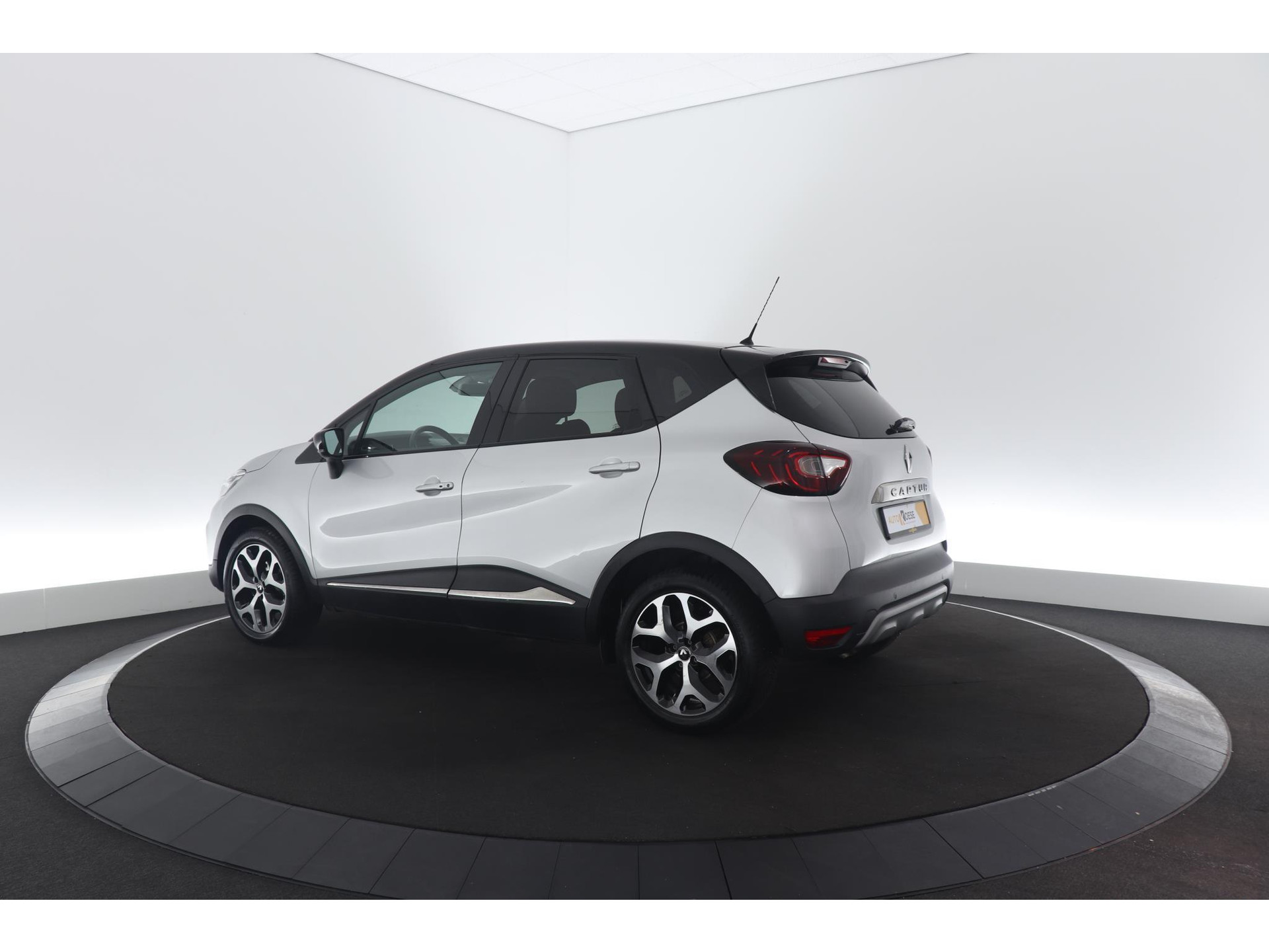 Renault Captur 1.3 TCe Intens | Trekhaak afneembaar | Navigatie | Parkeersensoren