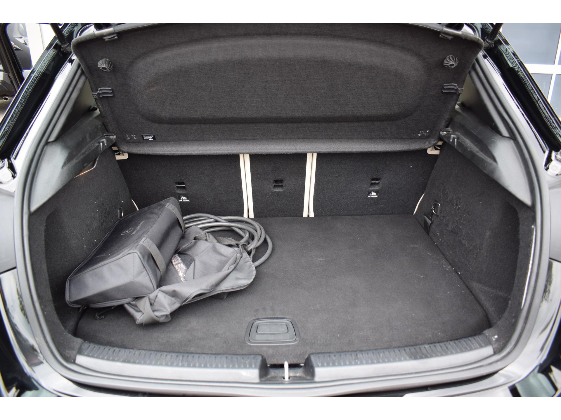 Mercedes-Benz A-klasse 250 e Business Solution Luxury Limited | Pano | Leer | Burmester | SOH: 94,3% | Stoelverwarming