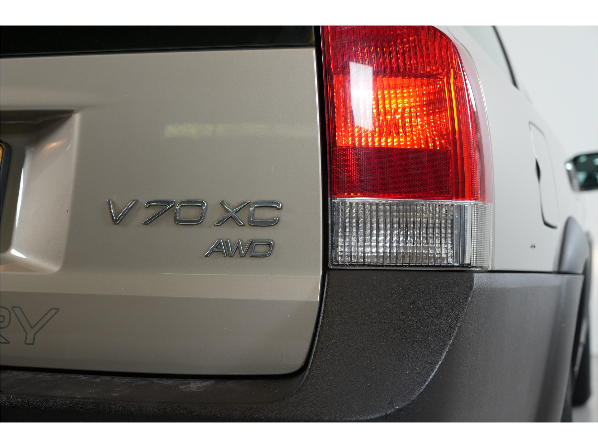 Volvo V70 Cross Country 2.4 T Geartr. Comf. | Blijvend Youngtimer | Trekhaak | Lage stand |
