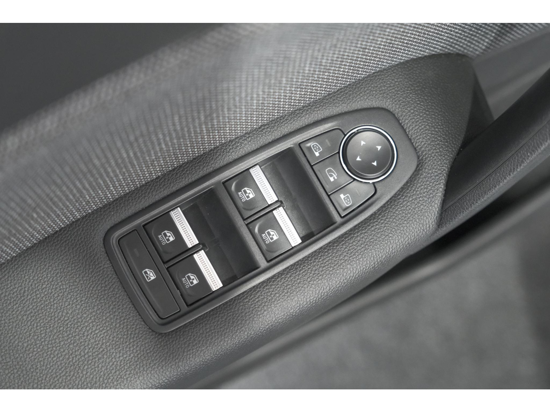 Renault Captur TCe 90 Techno | Nieuw Model | Camera | Navigatie | Apple Carplay | Pack Full Screen | 18 Inch Lichtmetalen Velgen