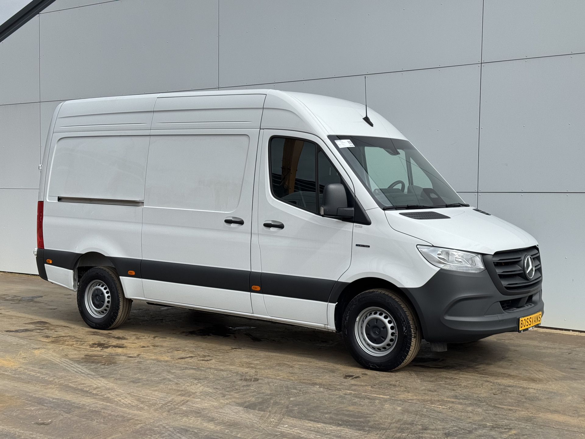 Mercedes-Benz eSprinter 314 Pro 81kWh L2H2 313km WLTP 2000kg Trekvermogen 115kw Snelladen Adaptieve Cruise Widescreen Camera