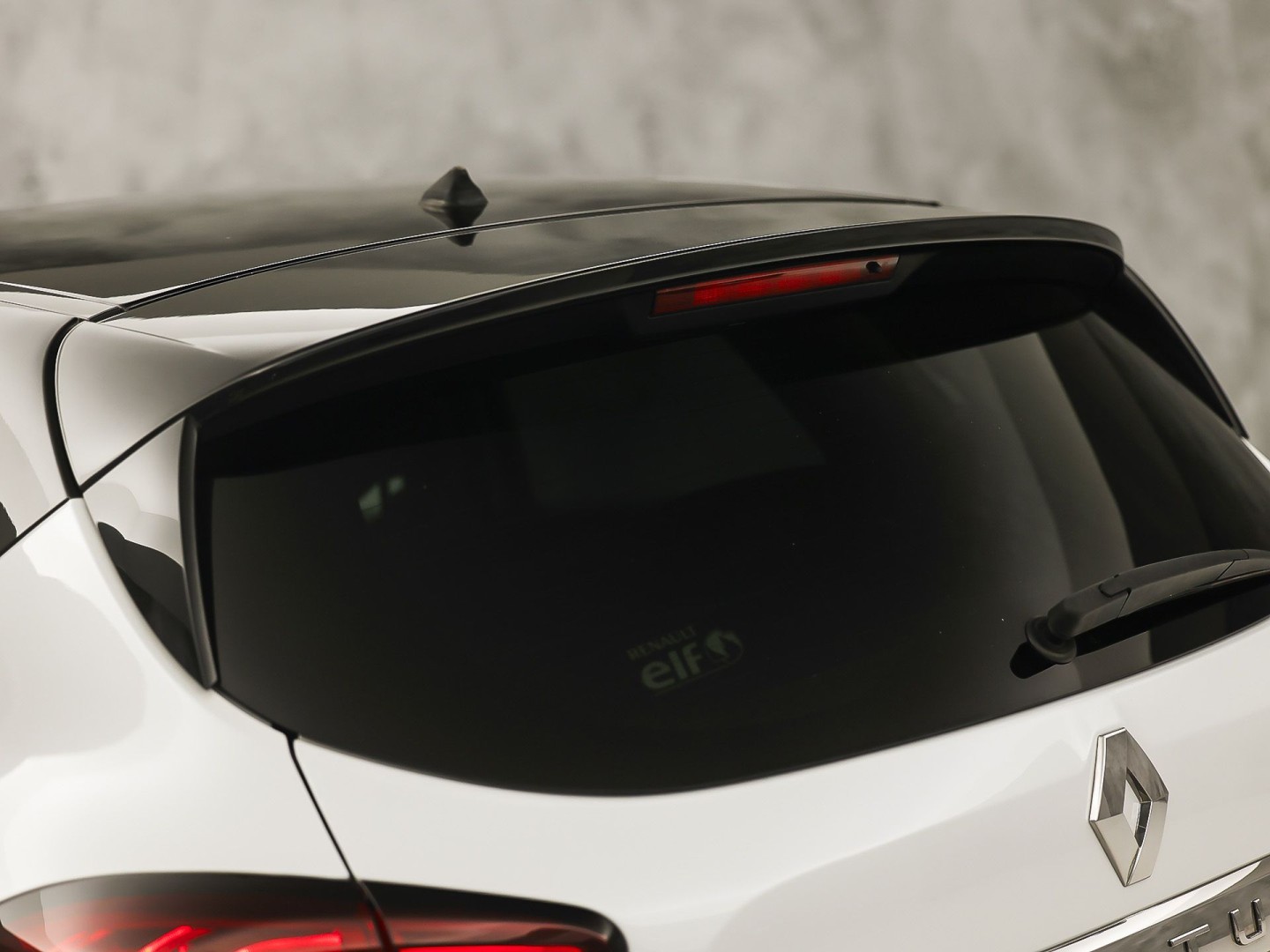Renault Captur 1.2 TCe Initiale Paris (PANORAMADAK, NAVIGATIE, LEDER, STOELVERWARMING, CLIMATE, CAMERA, SPORTSTOELEN, GETINT GLAS, CRUISE, NIEUWSTAAT)