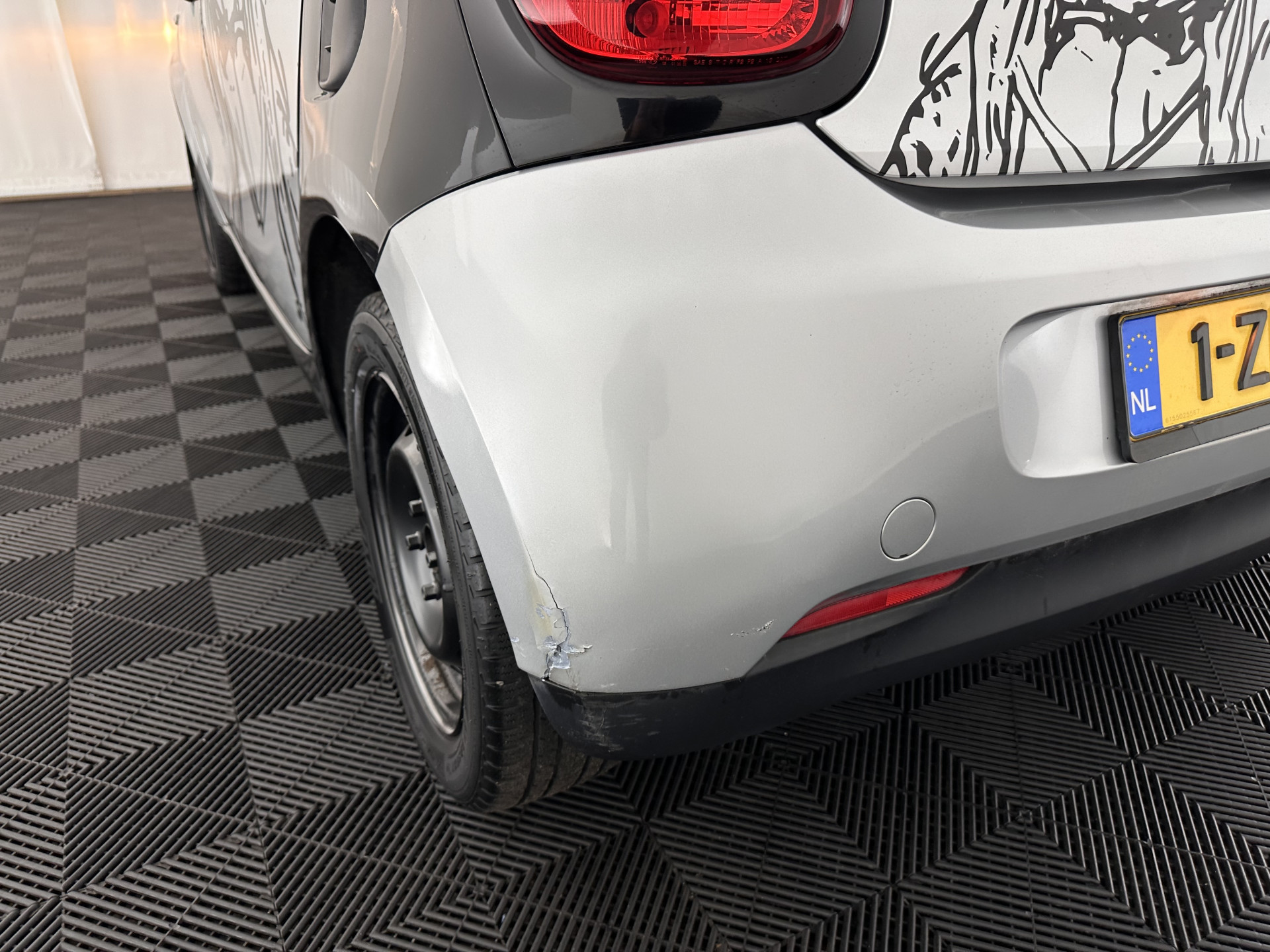 Smart forfour 1.0 Essential Edition *AIRCO | CRUISE | COMFORTSEATS | RADIO-MP3*