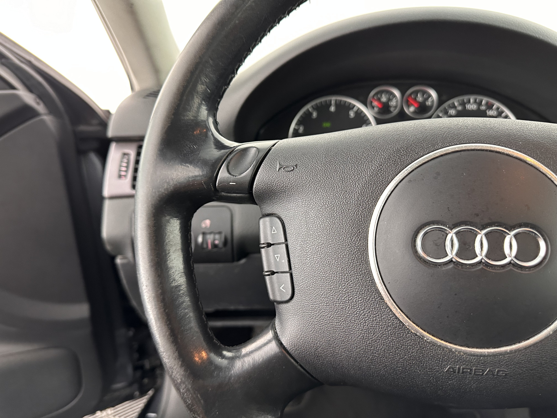 Audi A6 Limousine 2.4 MT  [ GEARBOX-PROBLEM ] Aut. *LUXURY-LEATHER | ECC | PDC | CRUISE | RADIO-CD | COMFORT-SEATS | 17"ALU*