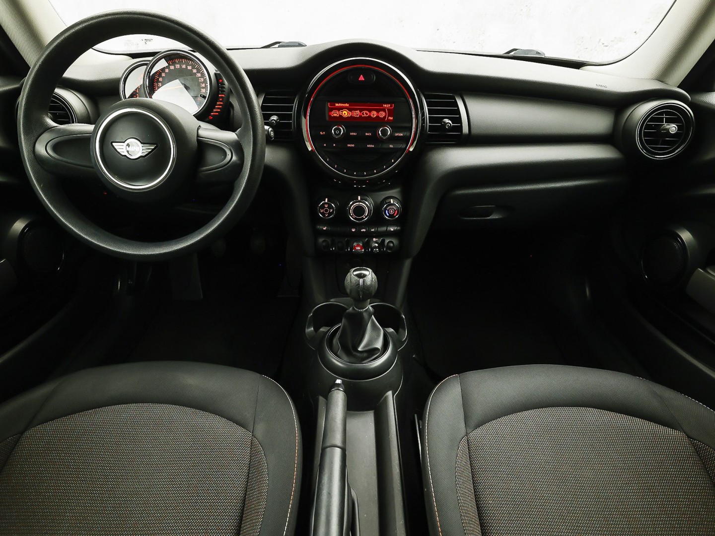 MINI One 1.2 One Sport (AIRCO, STOELVERWARMING, BLUETOOTH, SPORTSTOELEN, GETINT GLAS, ELEK RAMEN, NIEUWSTAAT)