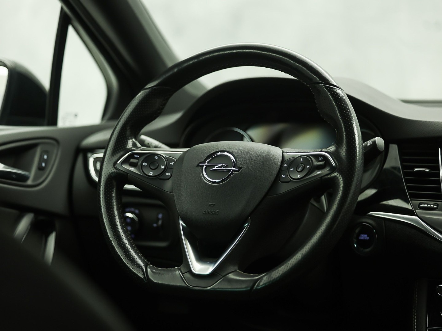 Opel Astra Sports Tourer 1.4 Ultimate 145Pk Automaat (VIRTUAL COCKPIT, APPLE CARPLAY, GROOT NAVI, LEDER/ALCANTARA, CAMERA, SPORTSTOELEN, GETINT GLAS, ZWART HEMEL, ADAPTIVE CRUISE, NIEUWSTAAT)