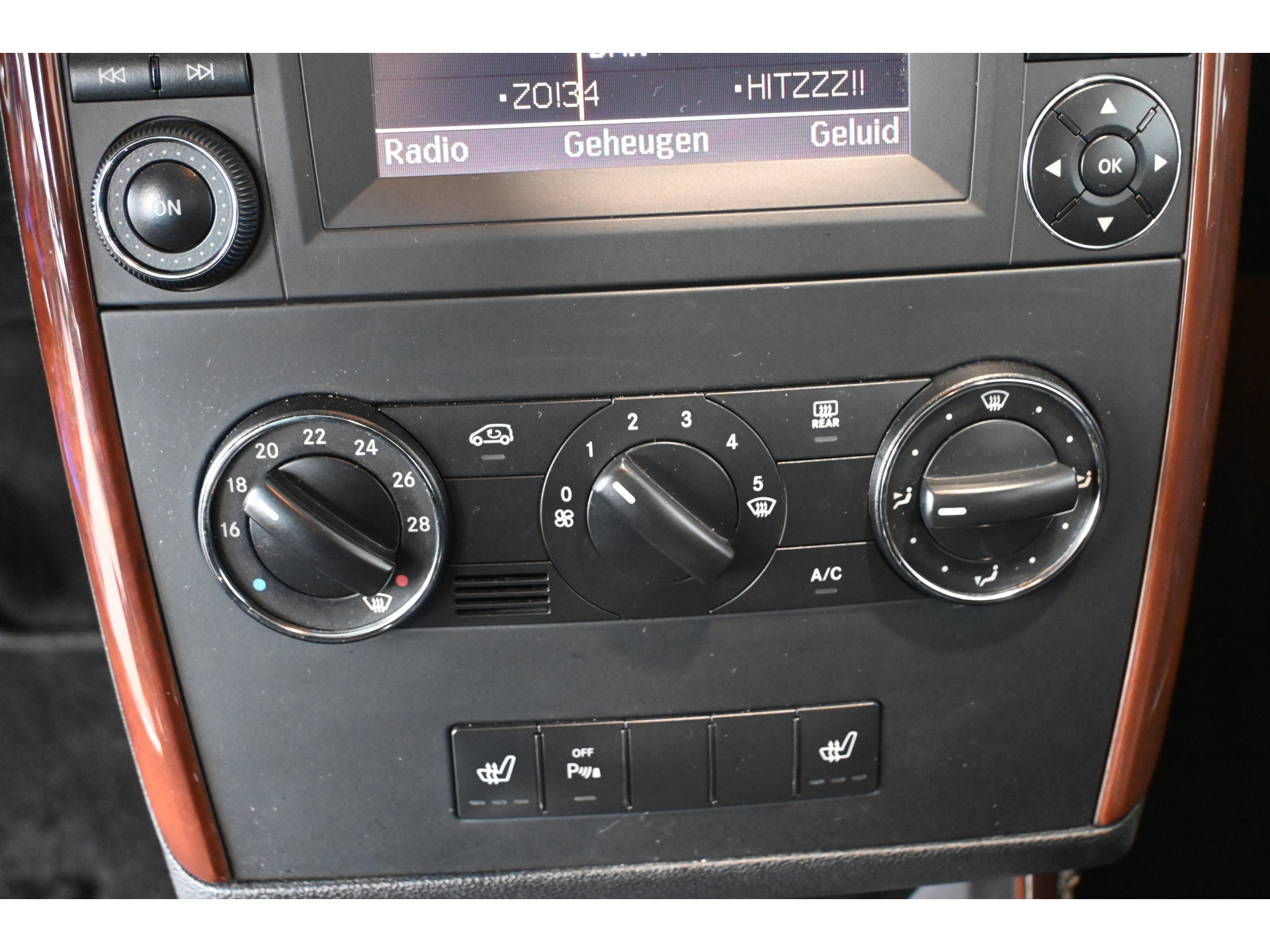 Mercedes-Benz A-klasse 180 Business Class Automaat Airco Trekhaak Rijklaarprijs Inruil Mogelijk!