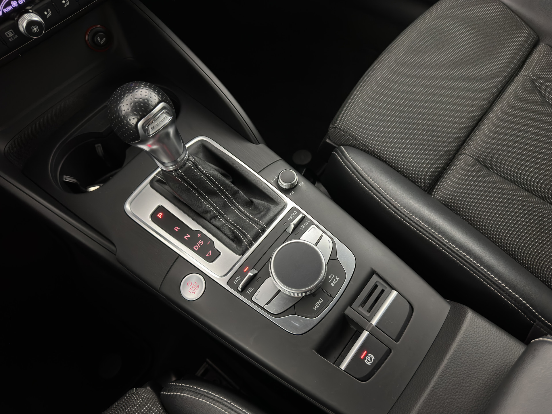 Audi A3 Sportback 1.4 e-tron Plug-In Pro Line plus Aut. *LEATHER-FABRIC | FULL-LED | NAVI-FULLMAP | KEYLESS | SPORT-SEATS | AUDI-SOUND | TOWBAR | 17''ALU*