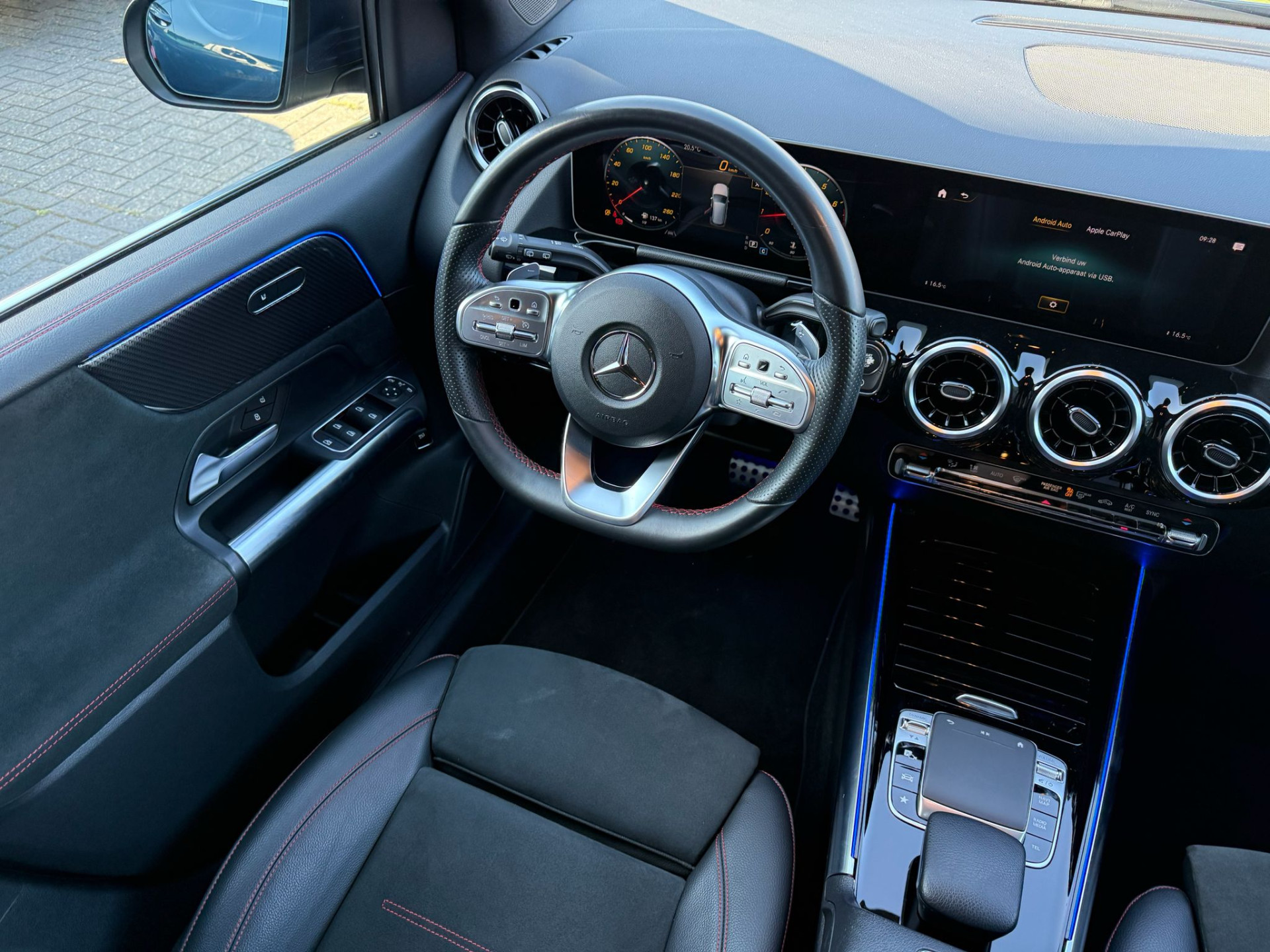 Mercedes-Benz B-klasse 180 Business Solution AMG | 3/6/12MND GARANTIE | AUTOMAAT | LED | CRUISE | CARPLAY | DAB | AIRCO | STOELVERWM. |