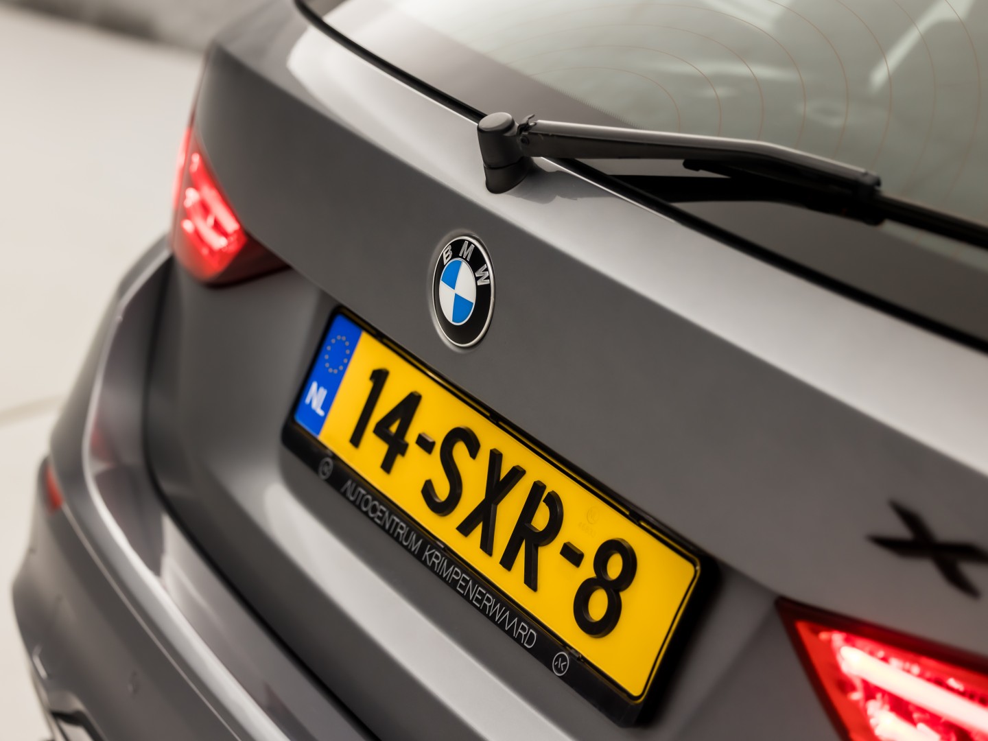 BMW X1 sDrive20i M Sport 184Pk Automaat (GROOT NAVI, CLIMATE, ALCANTARA, TREKHAAK, SPORTSTOELEN, XENON, ZWART HEMEL, PARKEERSENSOREN, NIEUWSTAAT)