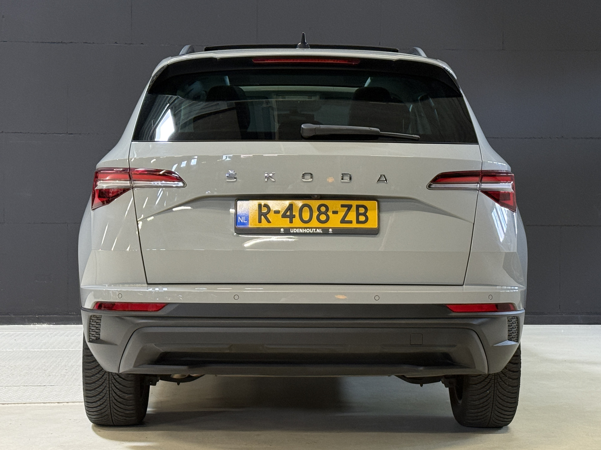 ŠKODA Karoq 1.5 TSI ACT Business Edition Plus | Panoramadak | Camera | Adaptive cruise | Stoelverwarming | Full LED | NL auto | Dealer onderhouden